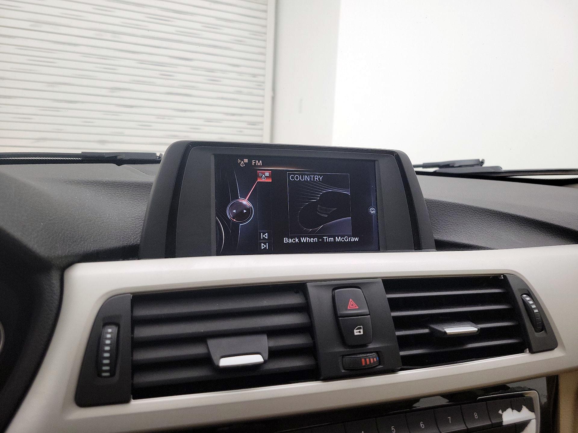 Thumbnail: 2016 BMW 3 Series - 16