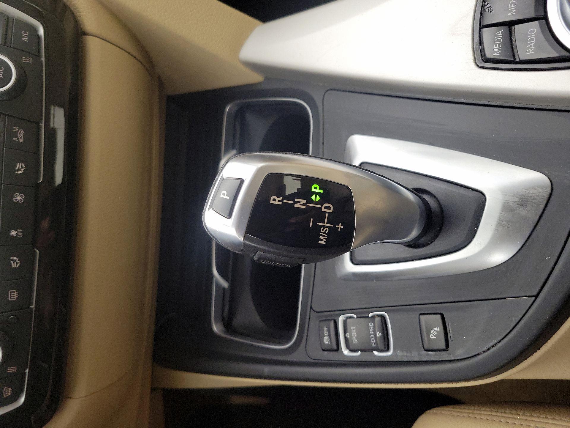 Thumbnail: 2016 BMW 3 Series - 18