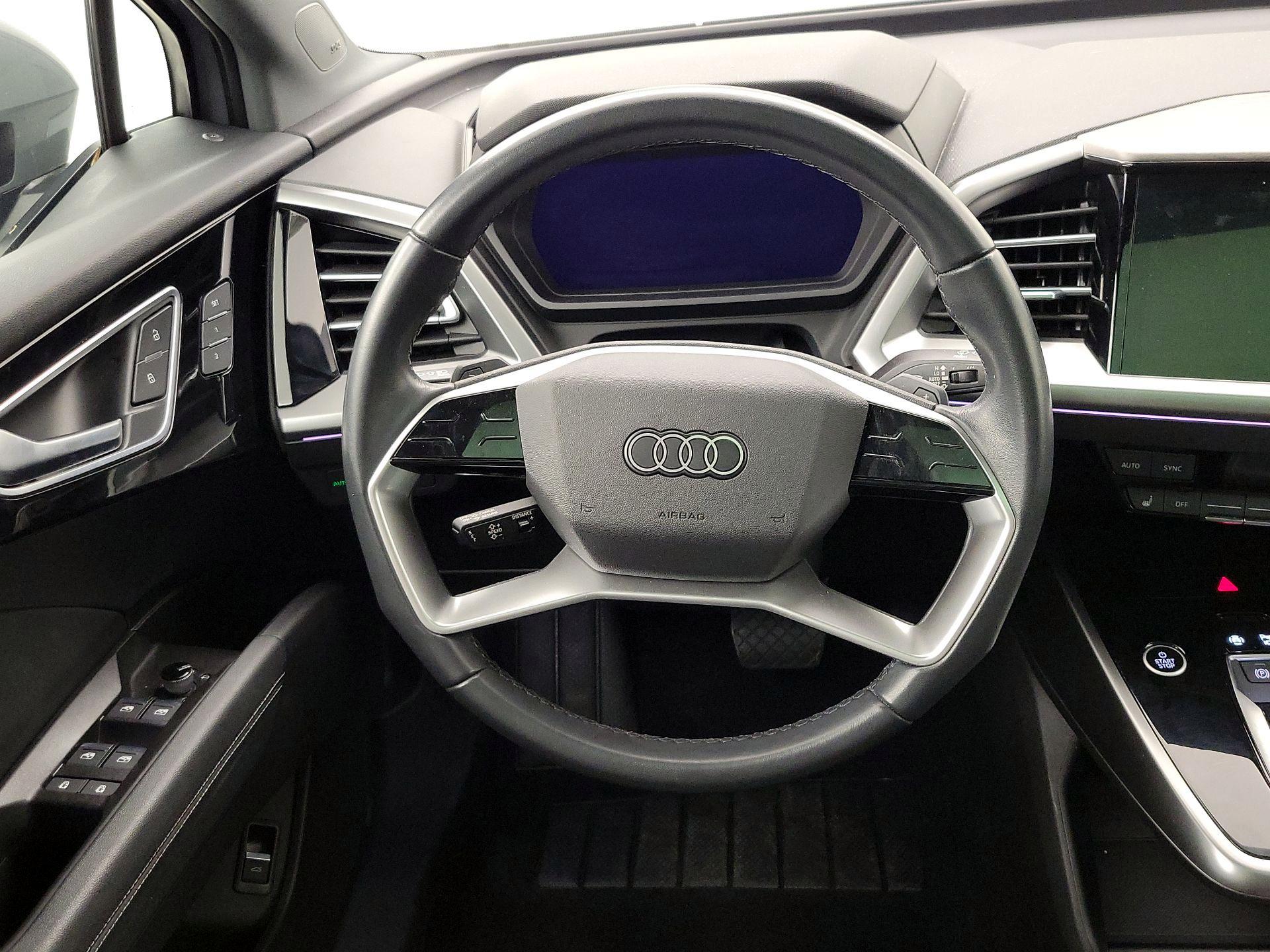Thumbnail: 2023 Audi Q4 e-tron - 10