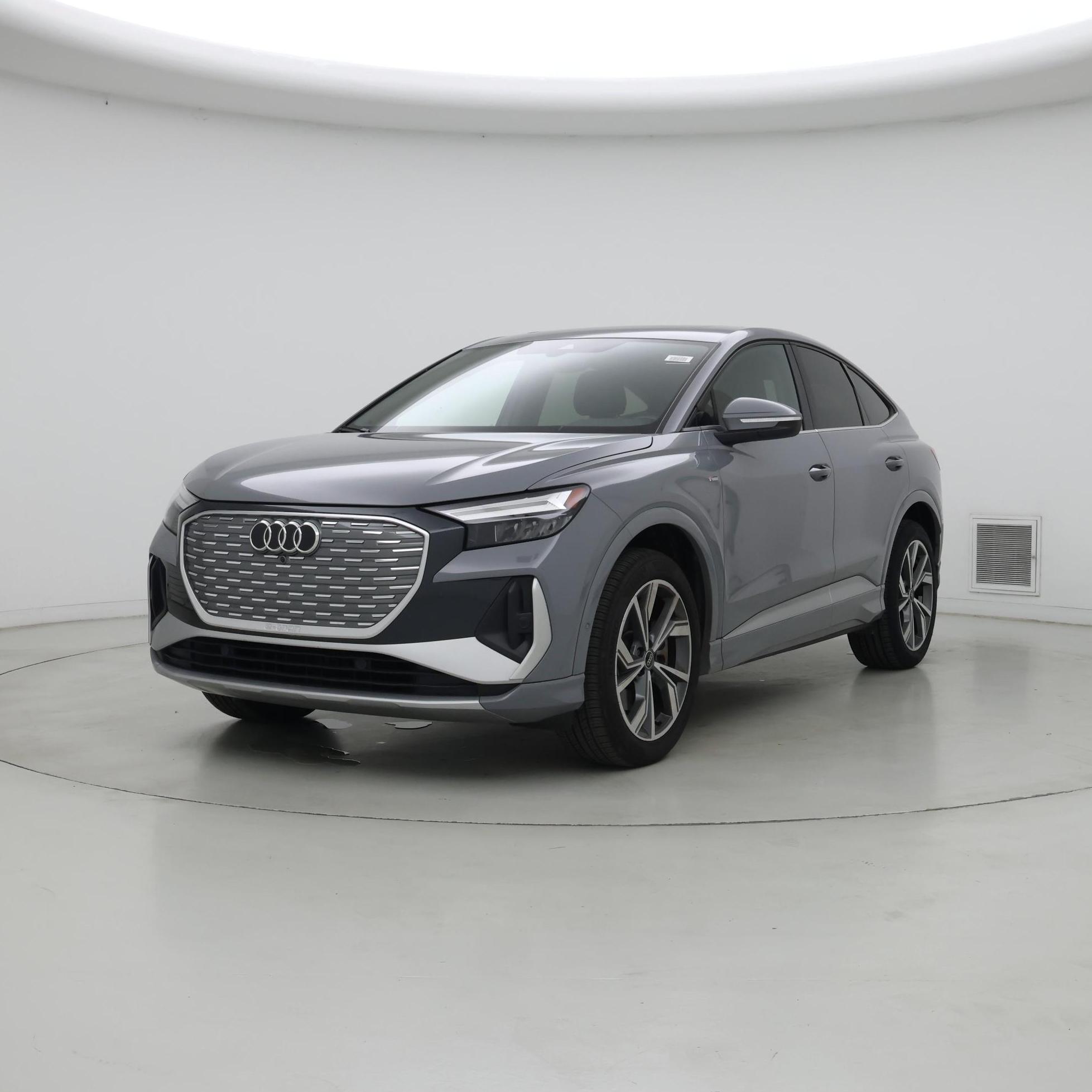 Thumbnail: 2023 Audi Q4 e-tron - 4