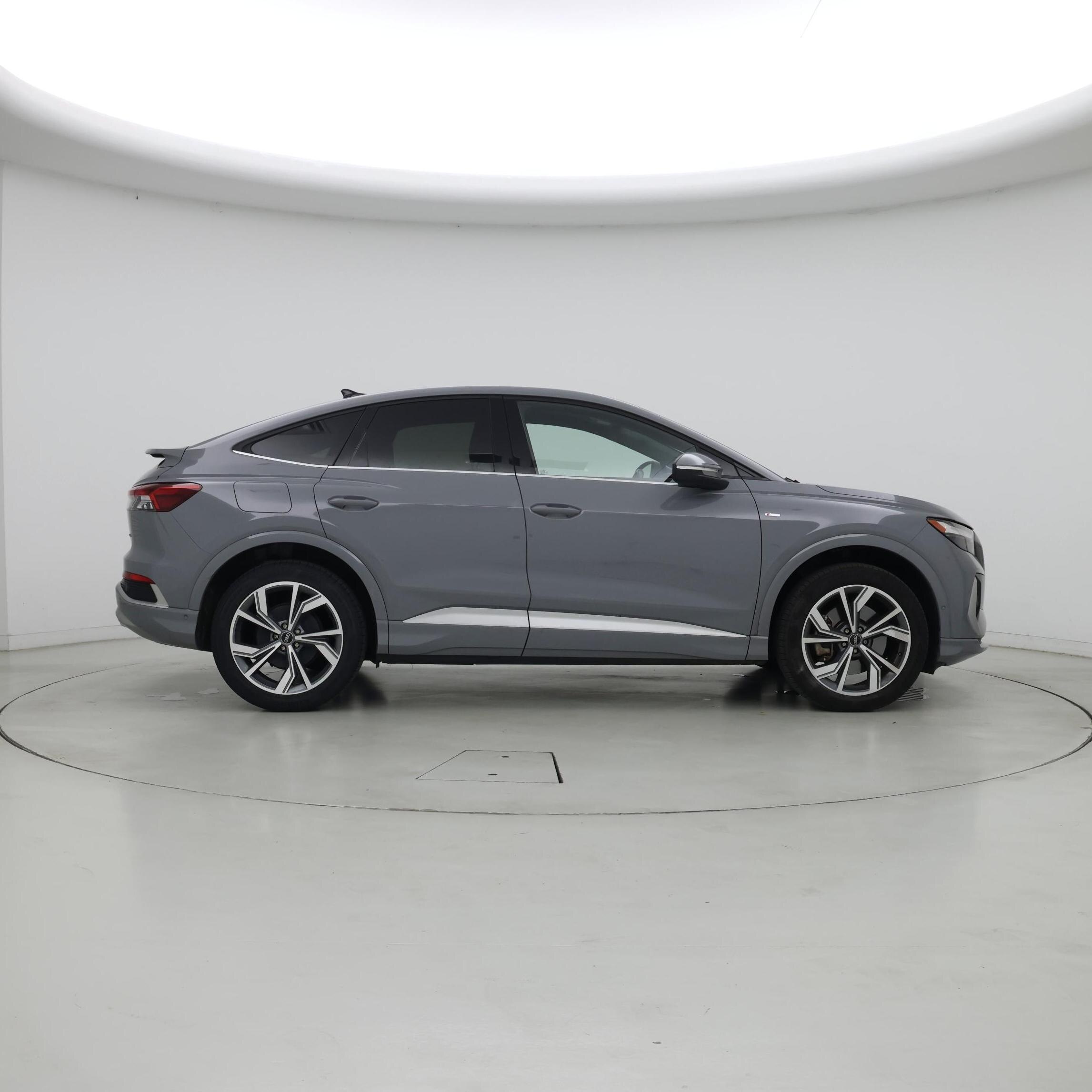 Thumbnail: 2023 Audi Q4 e-tron - 7