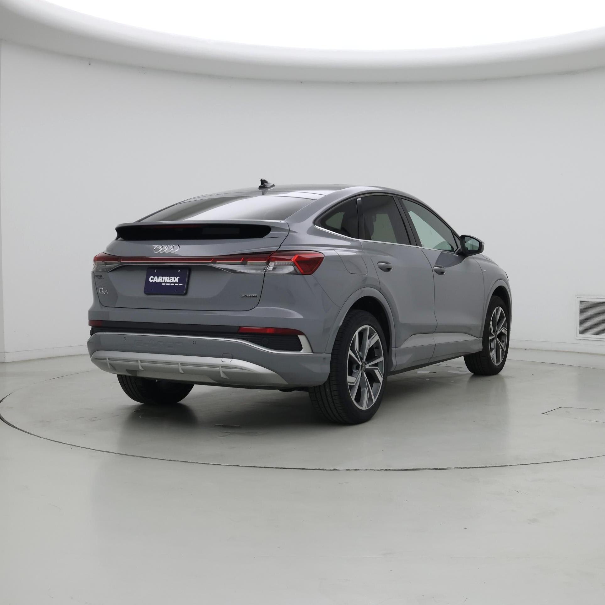 Thumbnail: 2023 Audi Q4 e-tron - 8