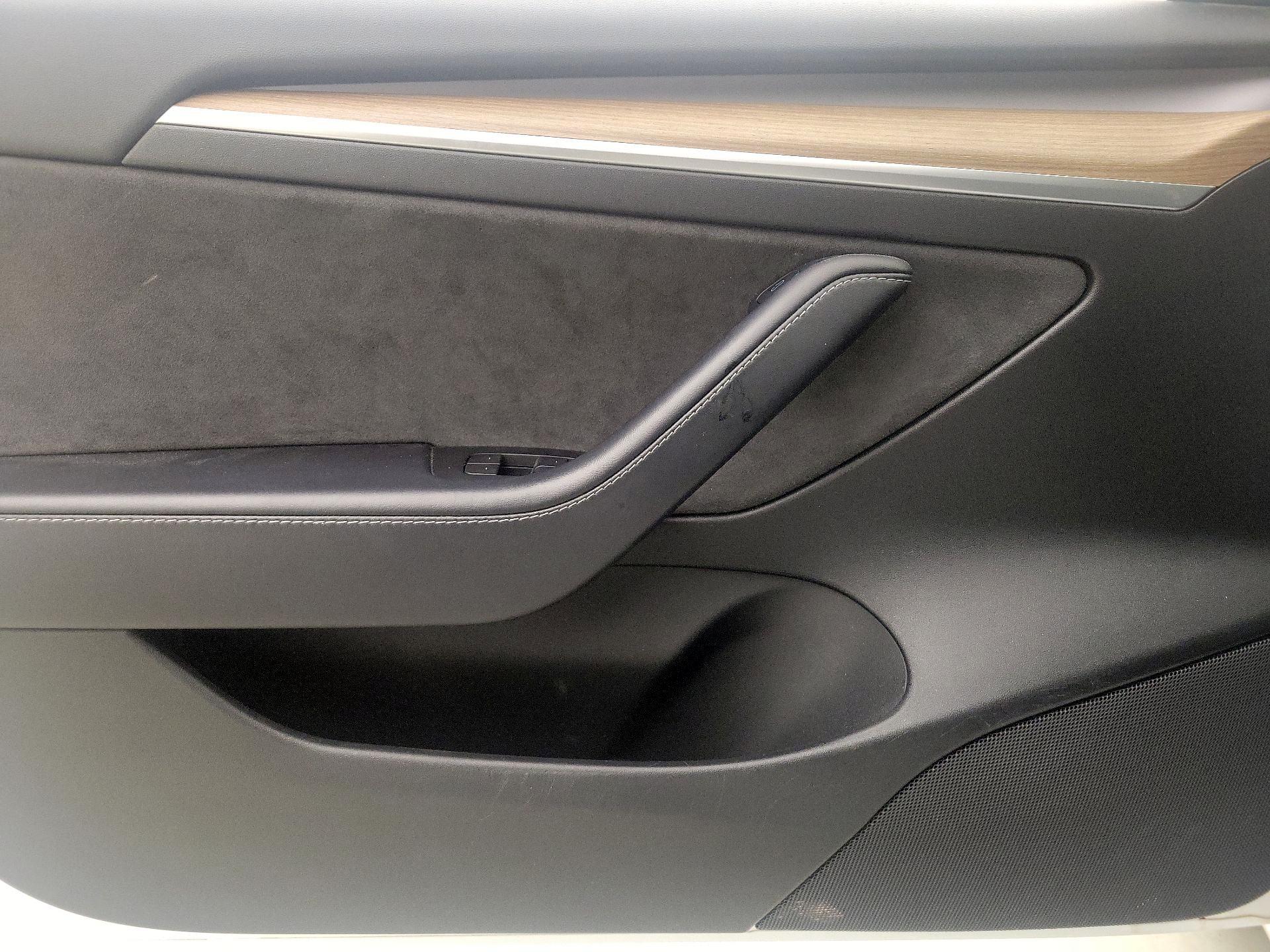 Thumbnail: 2021 Tesla Model 3 - 12