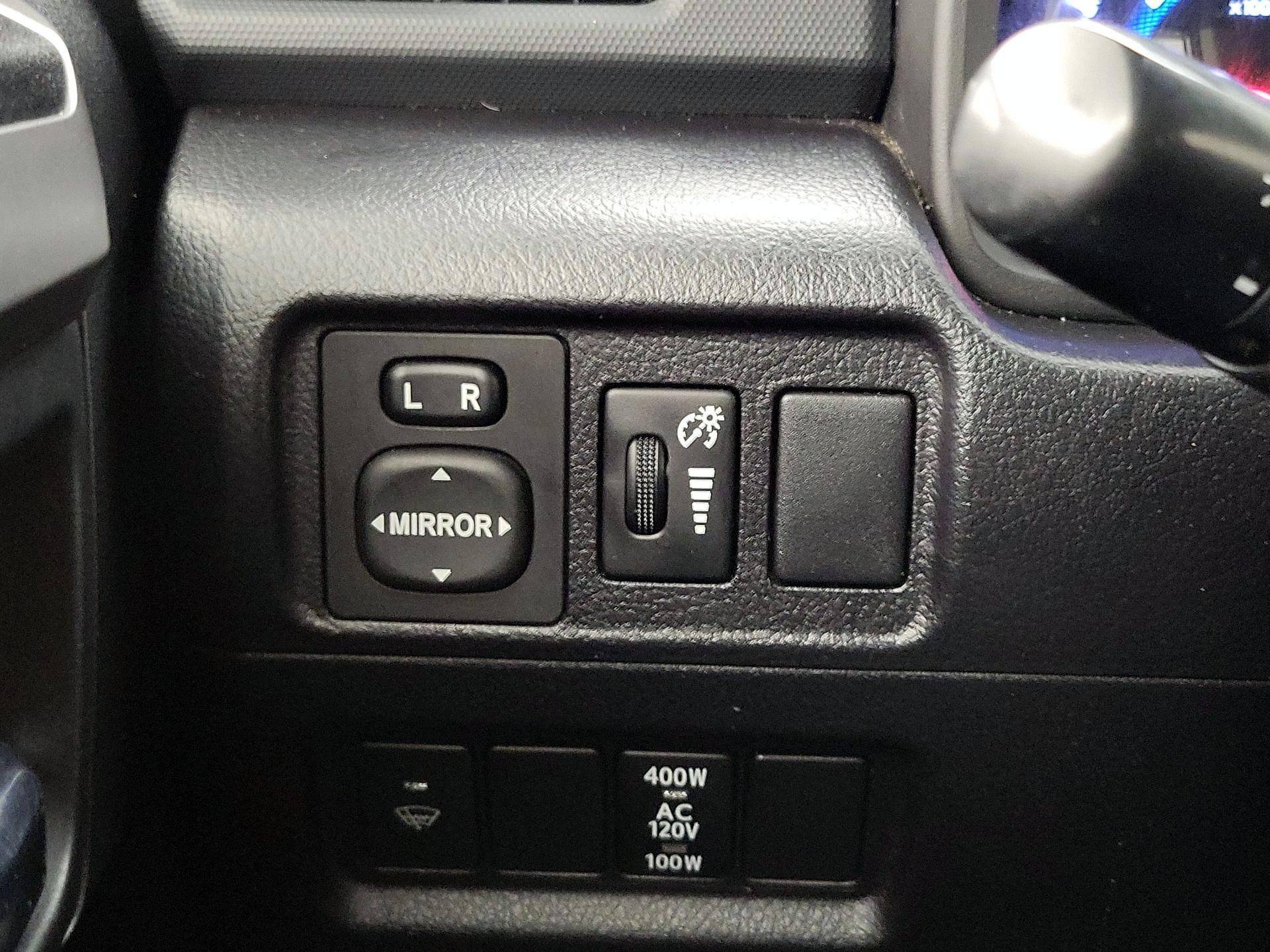 Thumbnail: 2016 Toyota 4Runner - 13