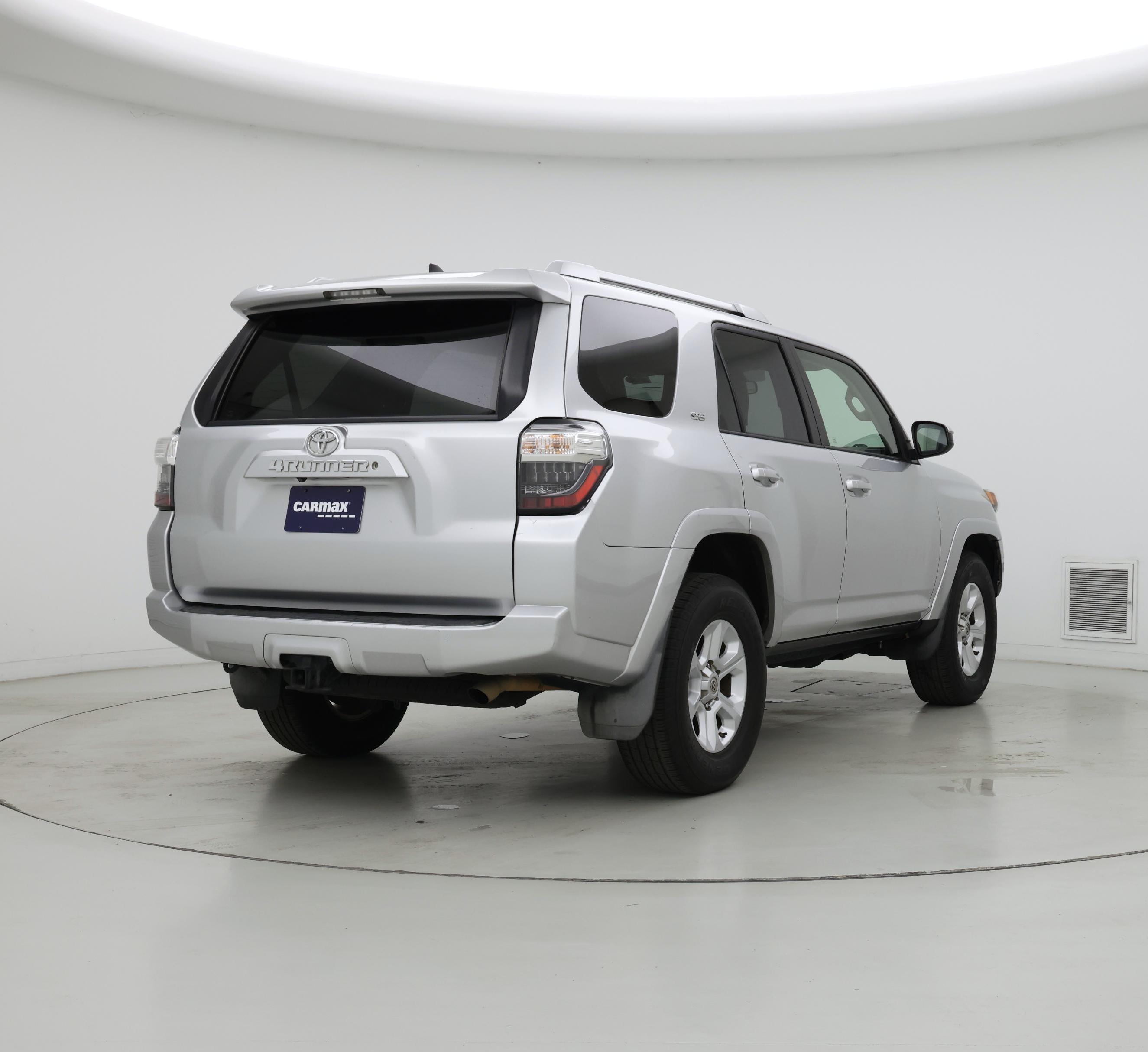 Thumbnail: 2016 Toyota 4Runner - 8