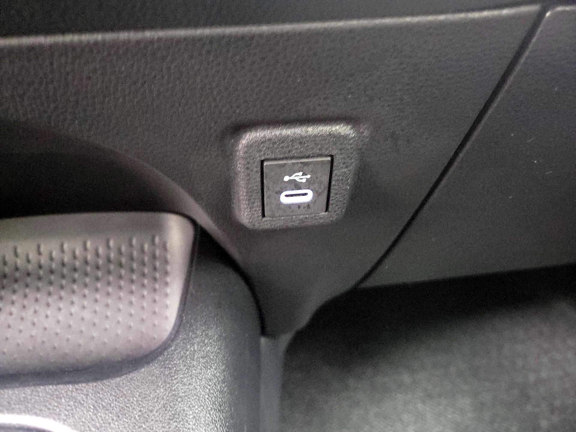 Thumbnail: 2025 Toyota Corolla - 18