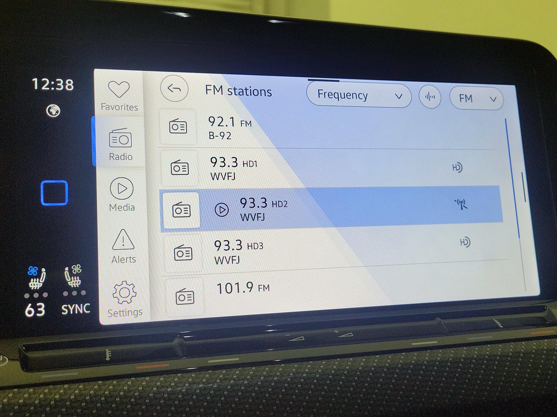 Thumbnail: 2023 Volkswagen Golf - 16