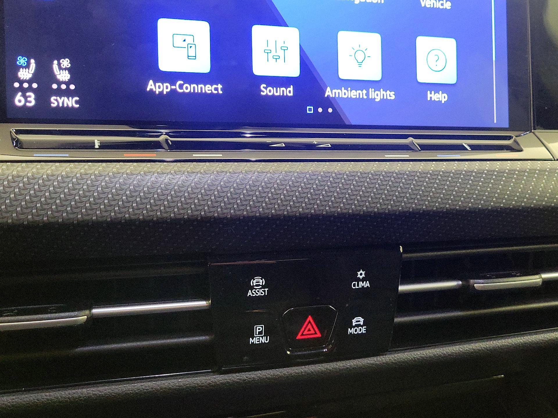 Thumbnail: 2023 Volkswagen Golf - 17