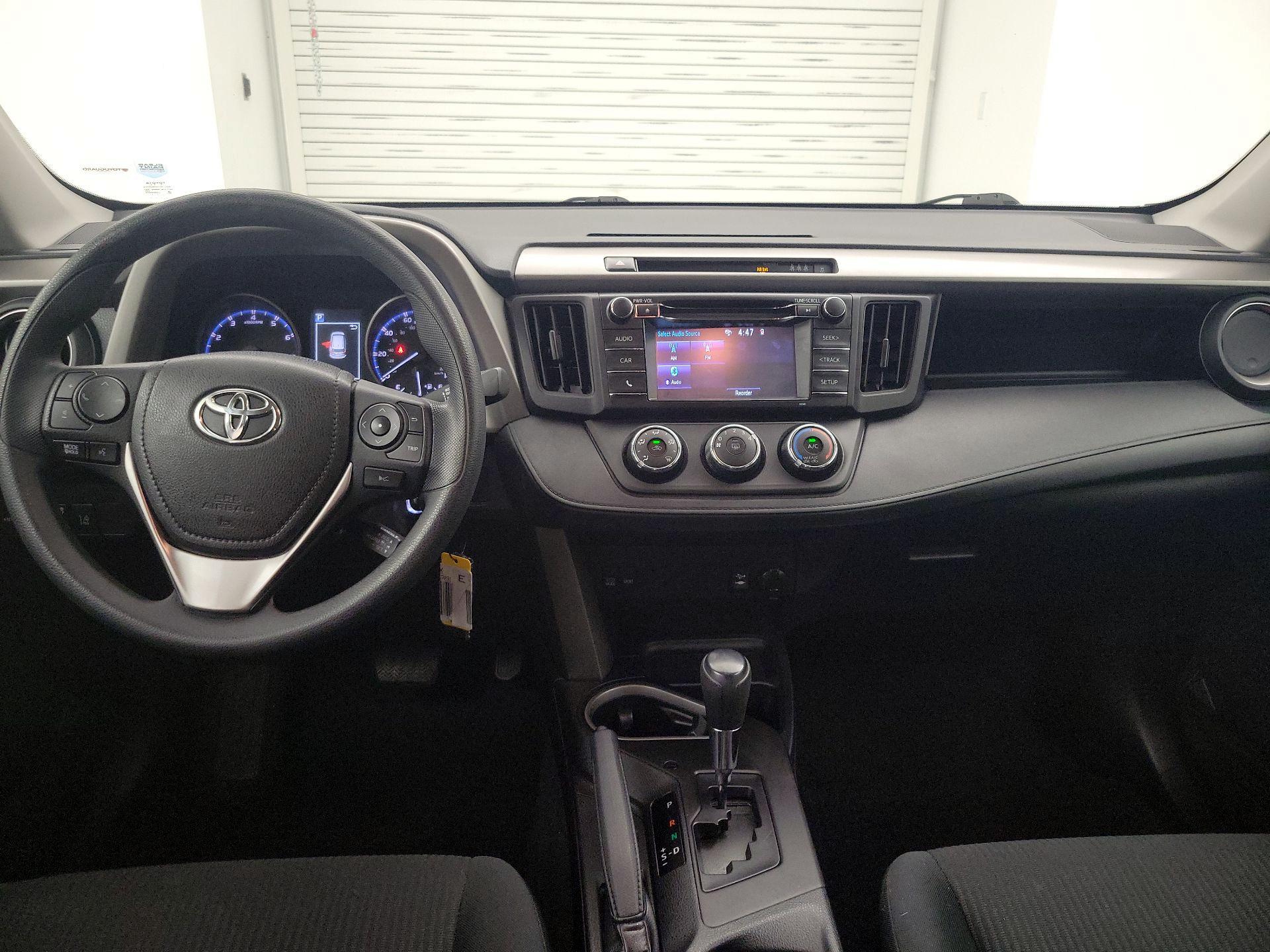 Thumbnail: 2017 Toyota RAV4 - 9