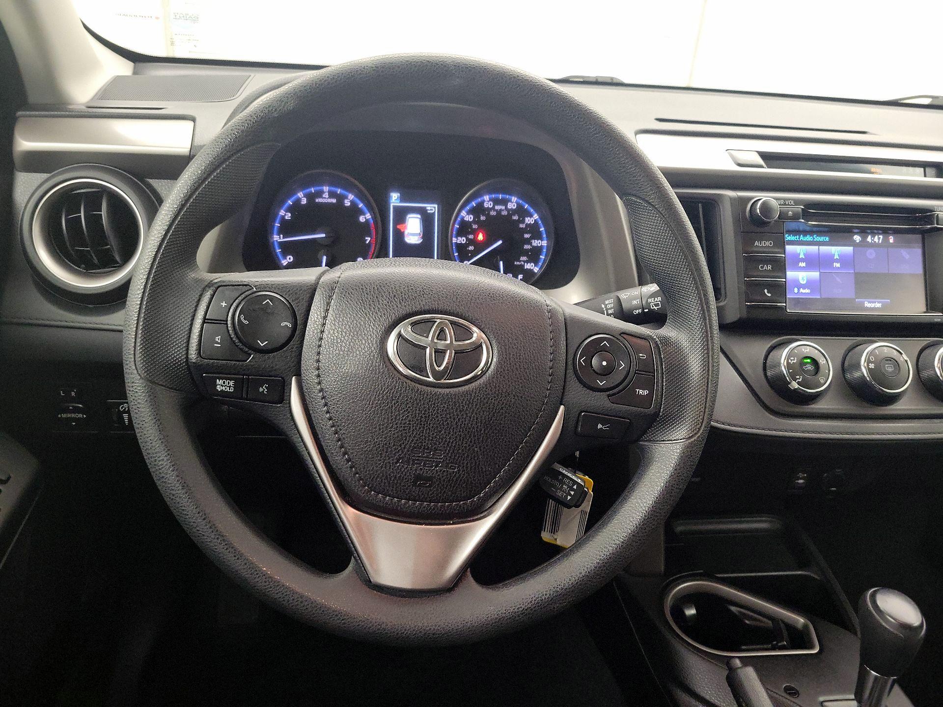 Thumbnail: 2017 Toyota RAV4 - 10