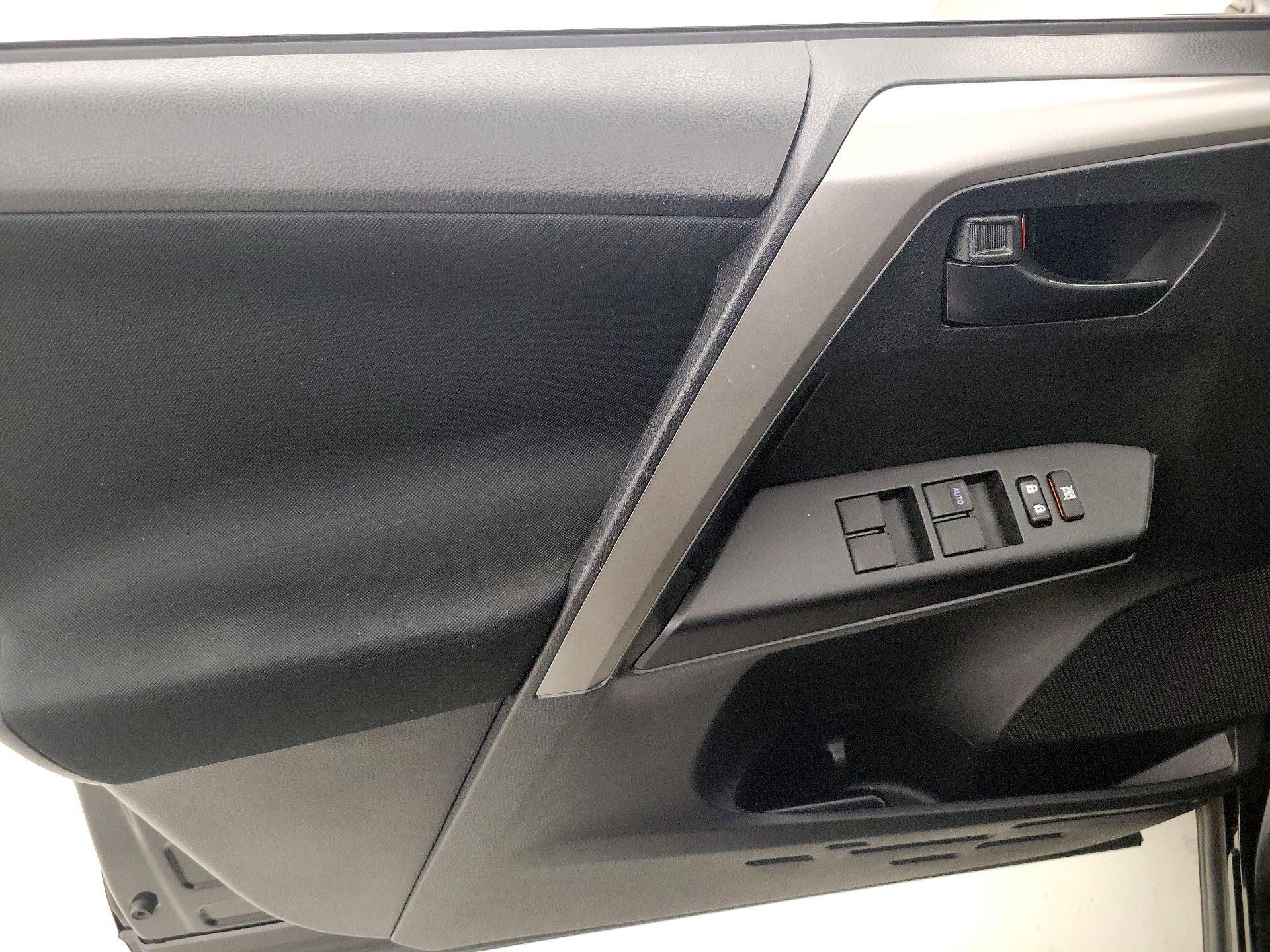 Thumbnail: 2017 Toyota RAV4 - 12