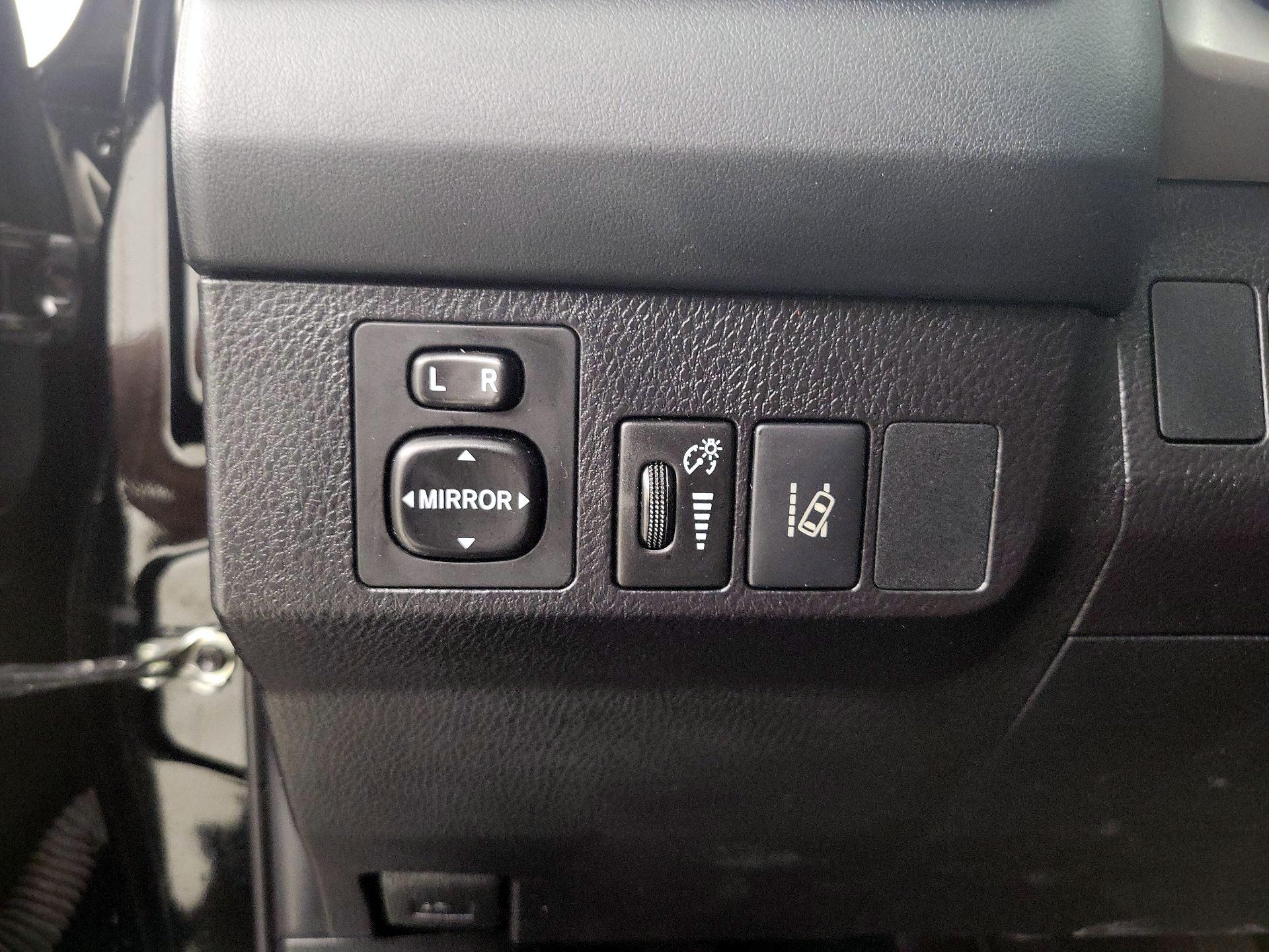 Thumbnail: 2017 Toyota RAV4 - 13