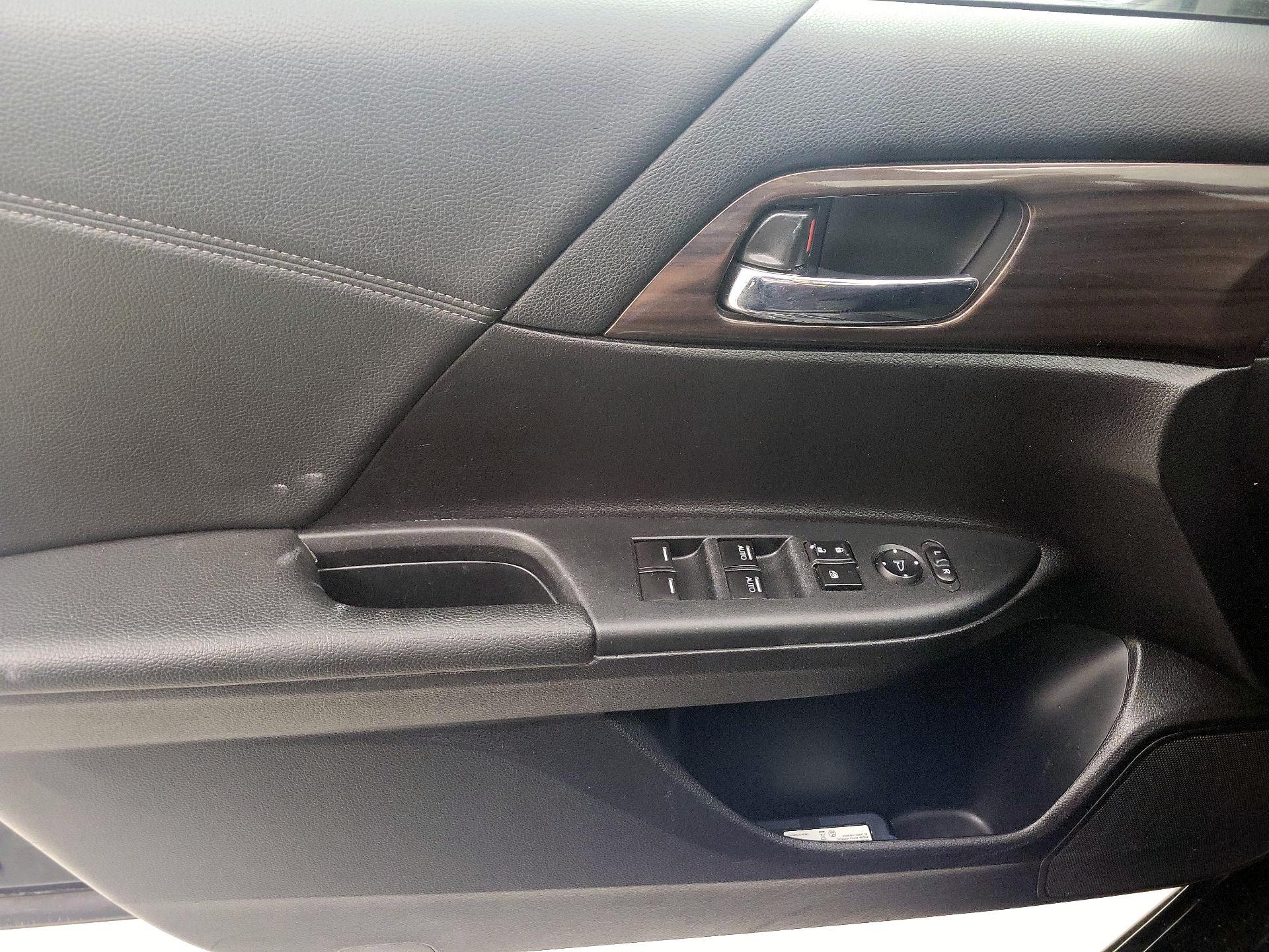 Thumbnail: 2016 Honda Accord - 12