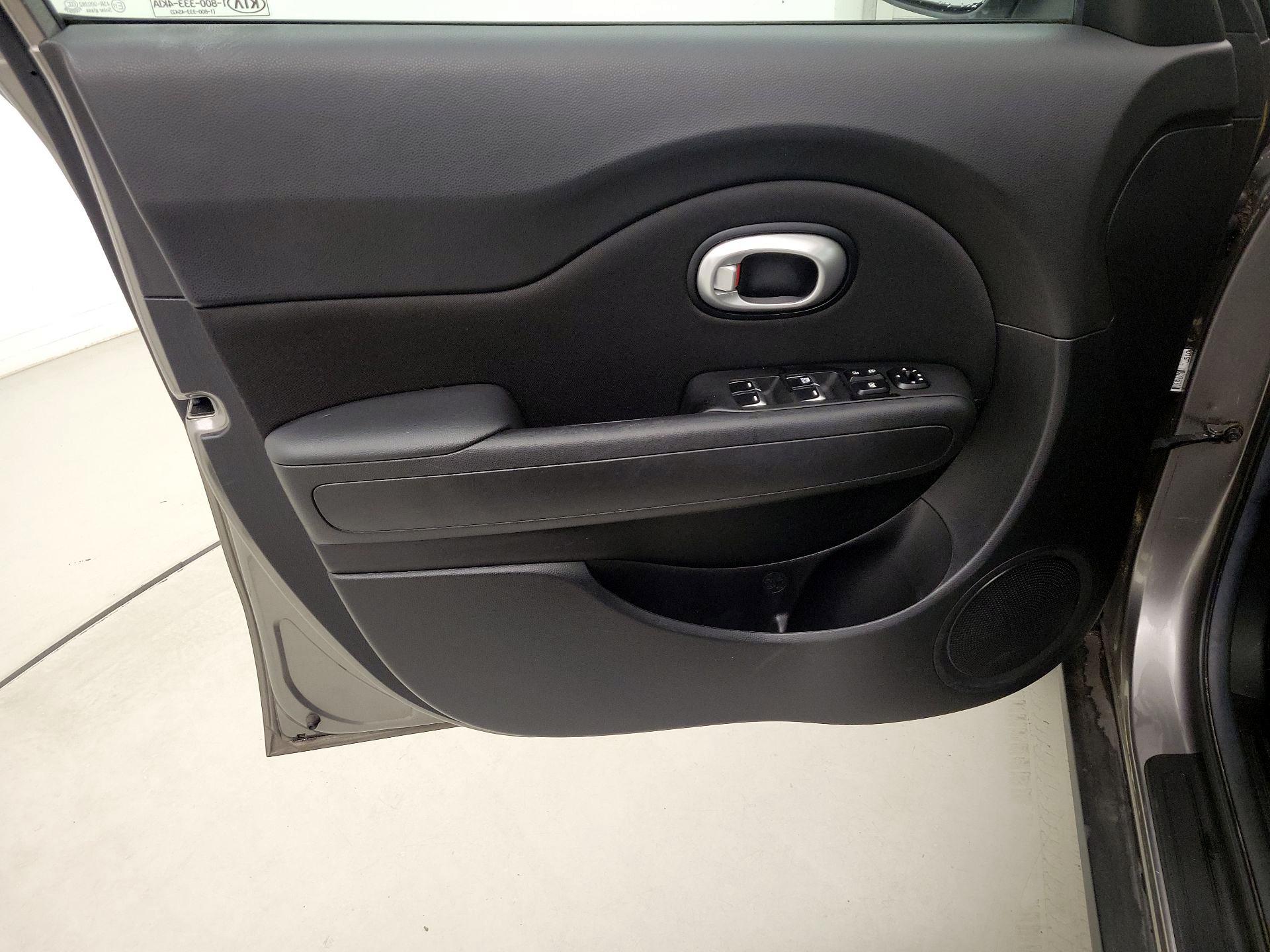 Thumbnail: 2017 Kia Soul - 12