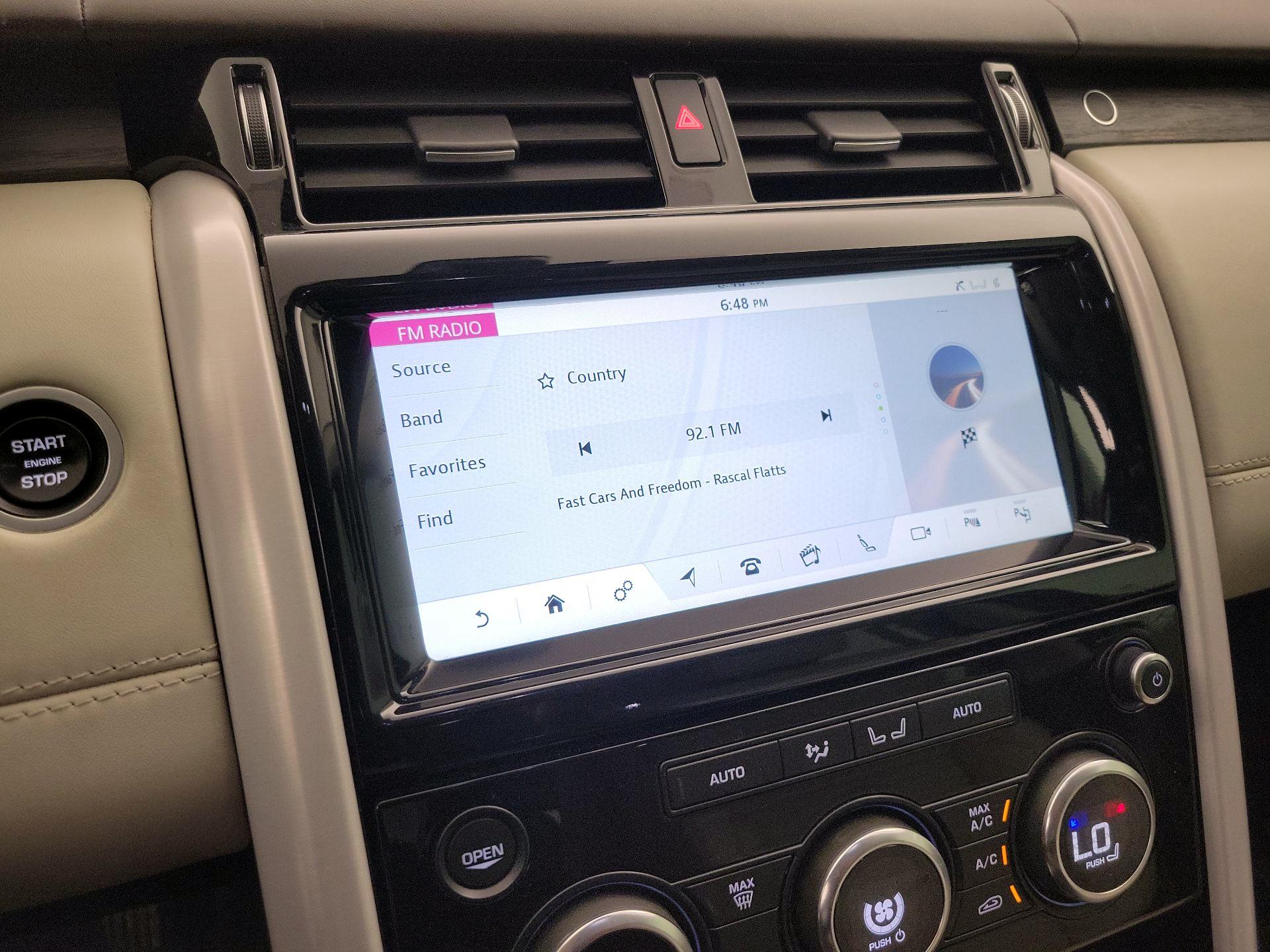 Thumbnail: 2019 Land Rover Discovery - 15