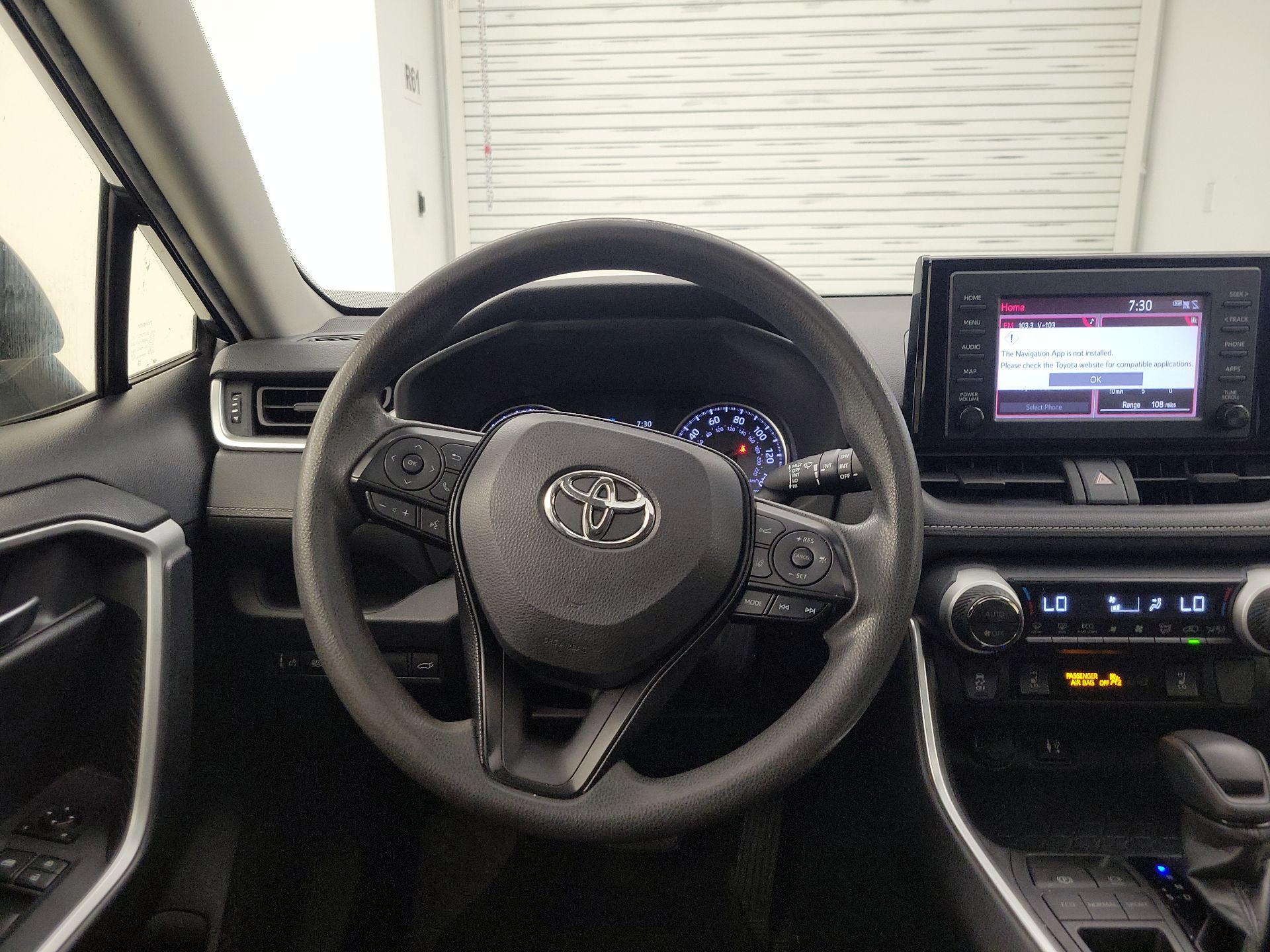Thumbnail: 2019 Toyota RAV4 - 10