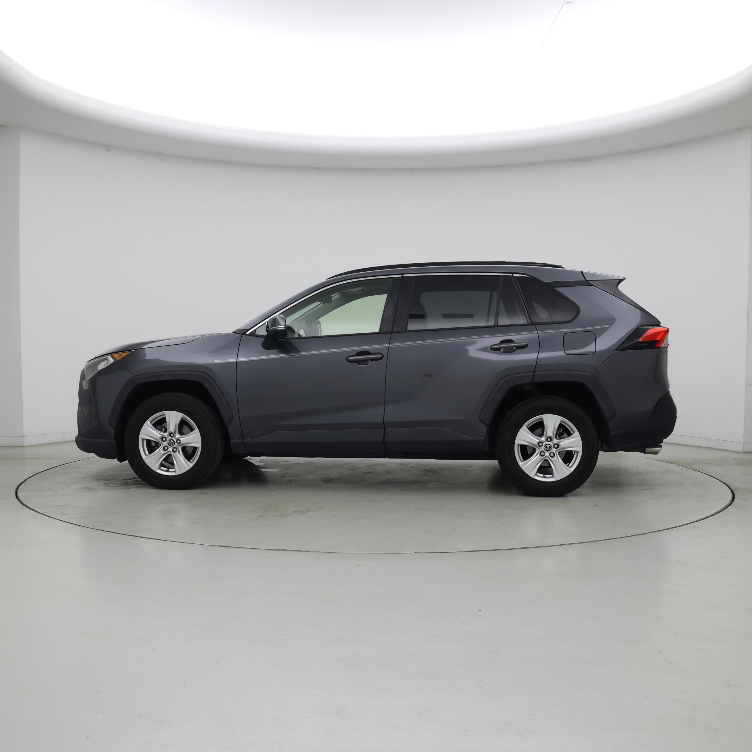 Thumbnail: 2019 Toyota RAV4 - 3