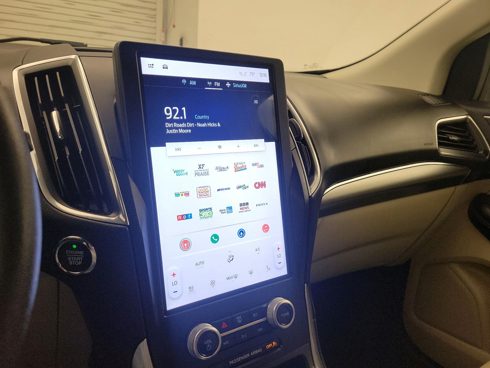 Thumbnail: 2022 Ford Edge - 16