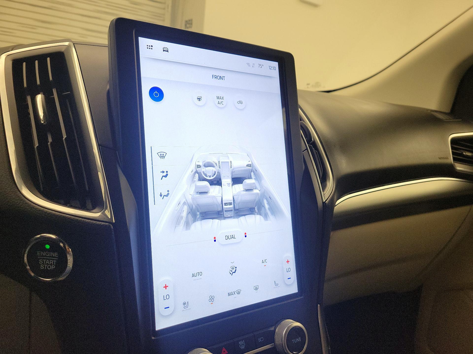 Thumbnail: 2022 Ford Edge - 17