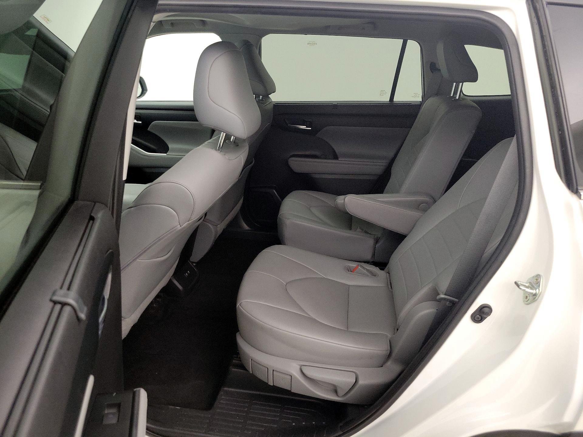 Thumbnail: 2020 Toyota Highlander - 20
