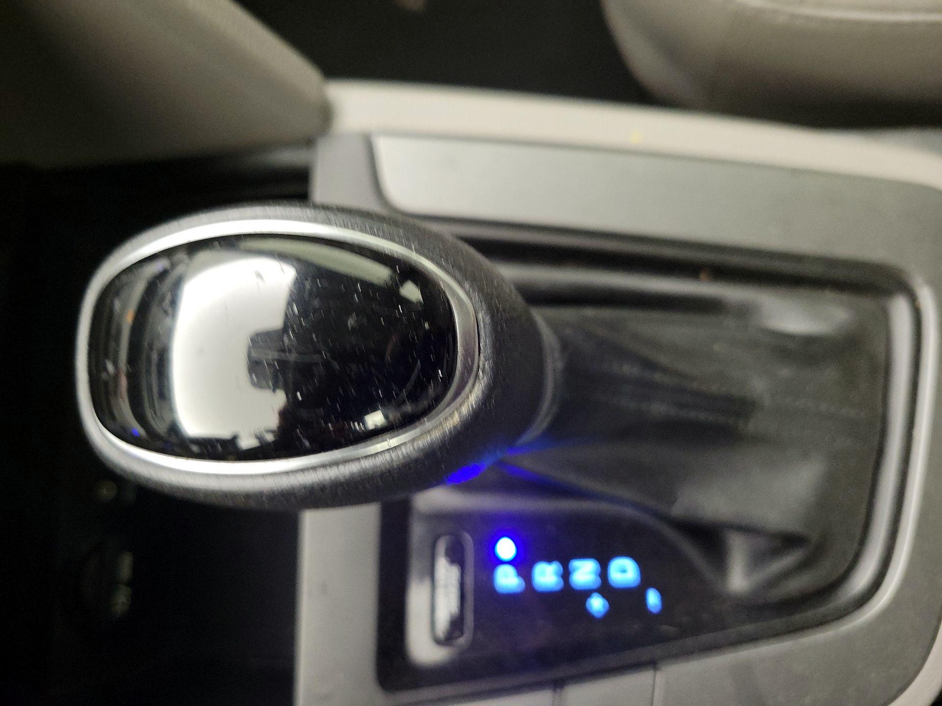 Thumbnail: 2018 Hyundai Elantra - 16
