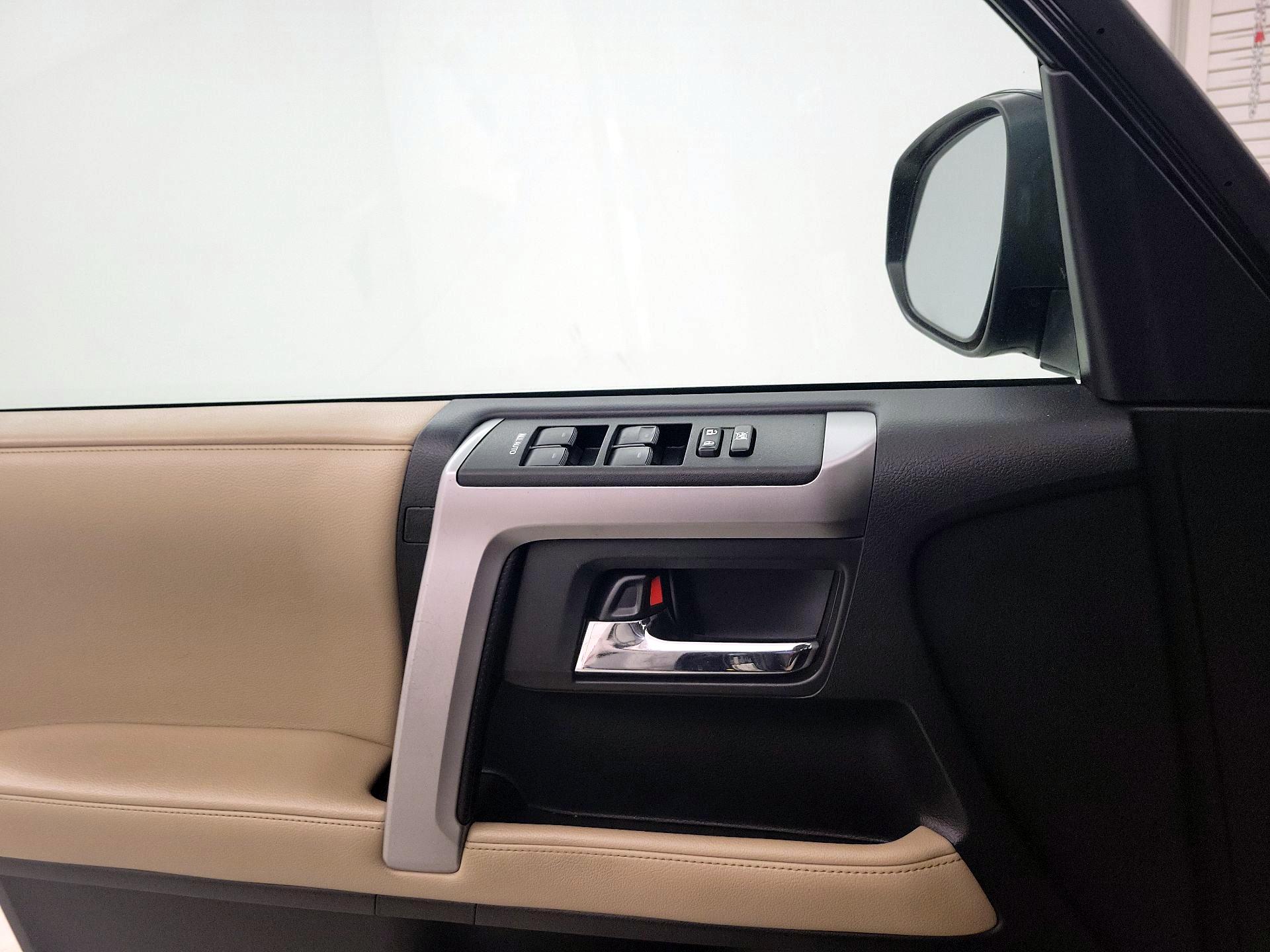 Thumbnail: 2019 Toyota 4Runner - 12