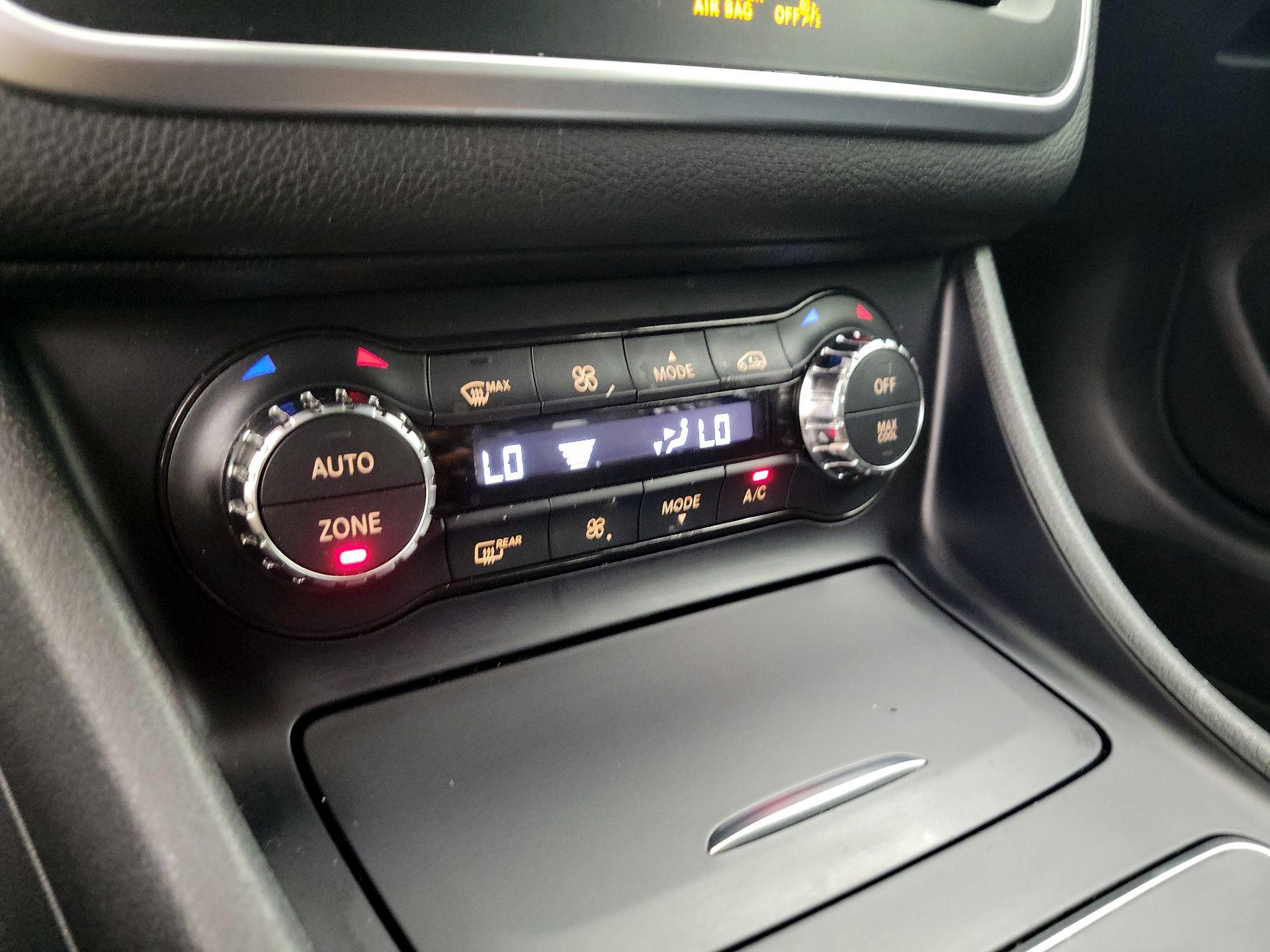 Thumbnail: 2016 Mercedes-Benz CLA - 17