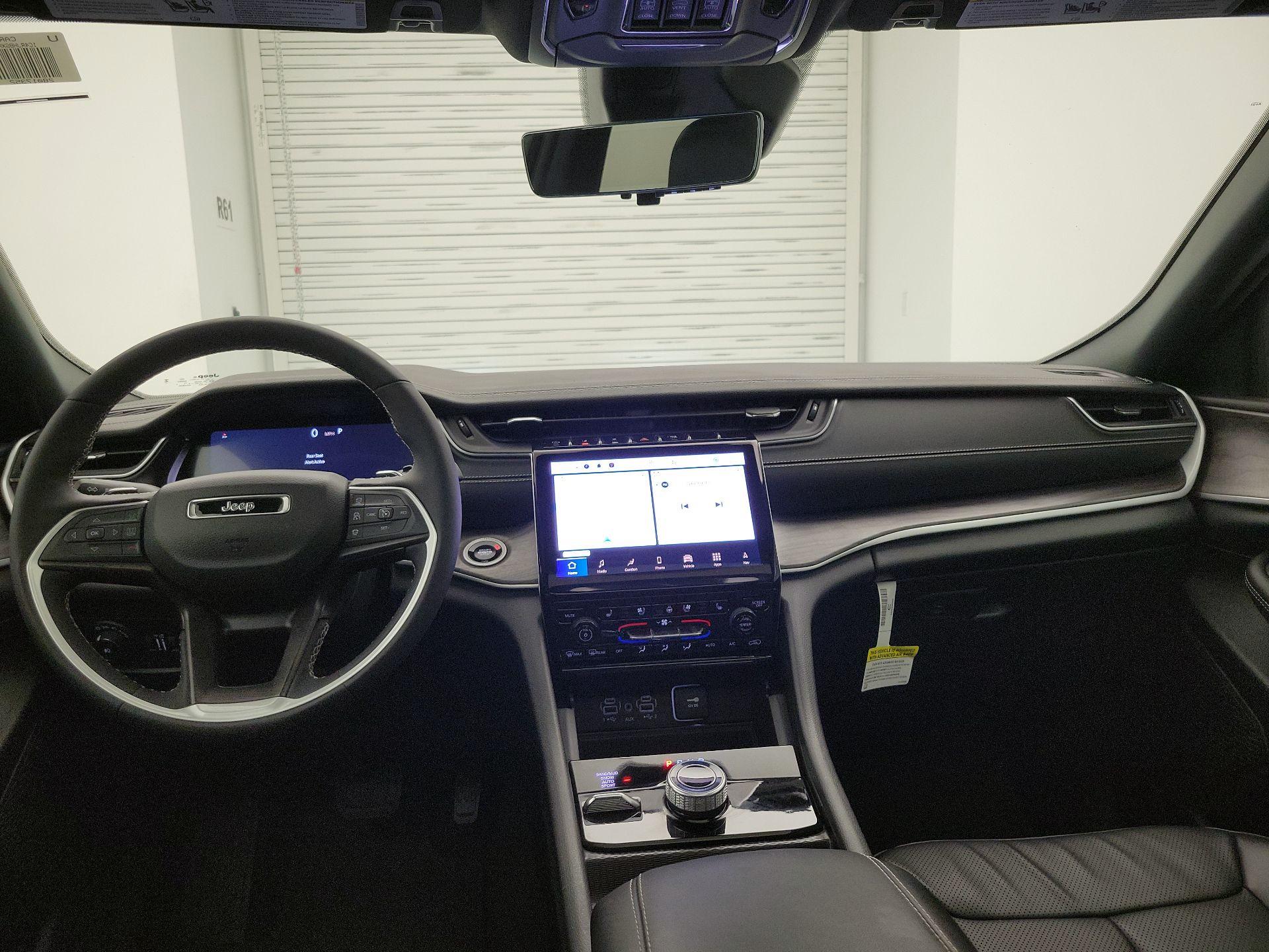 Thumbnail: 2024 Jeep Grand Cherokee - 9