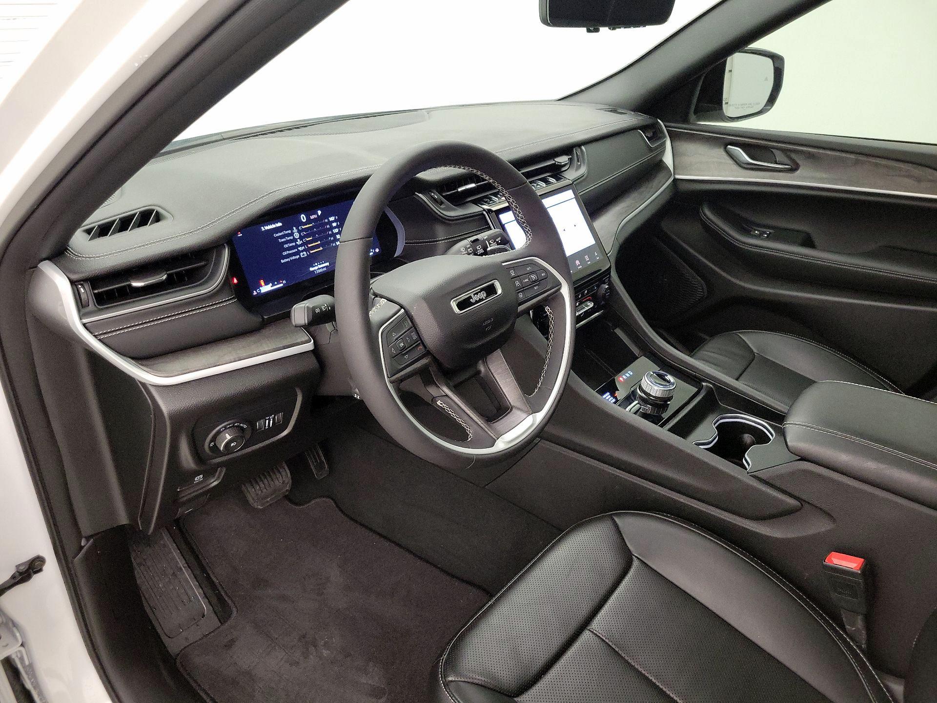 Thumbnail: 2024 Jeep Grand Cherokee - 11