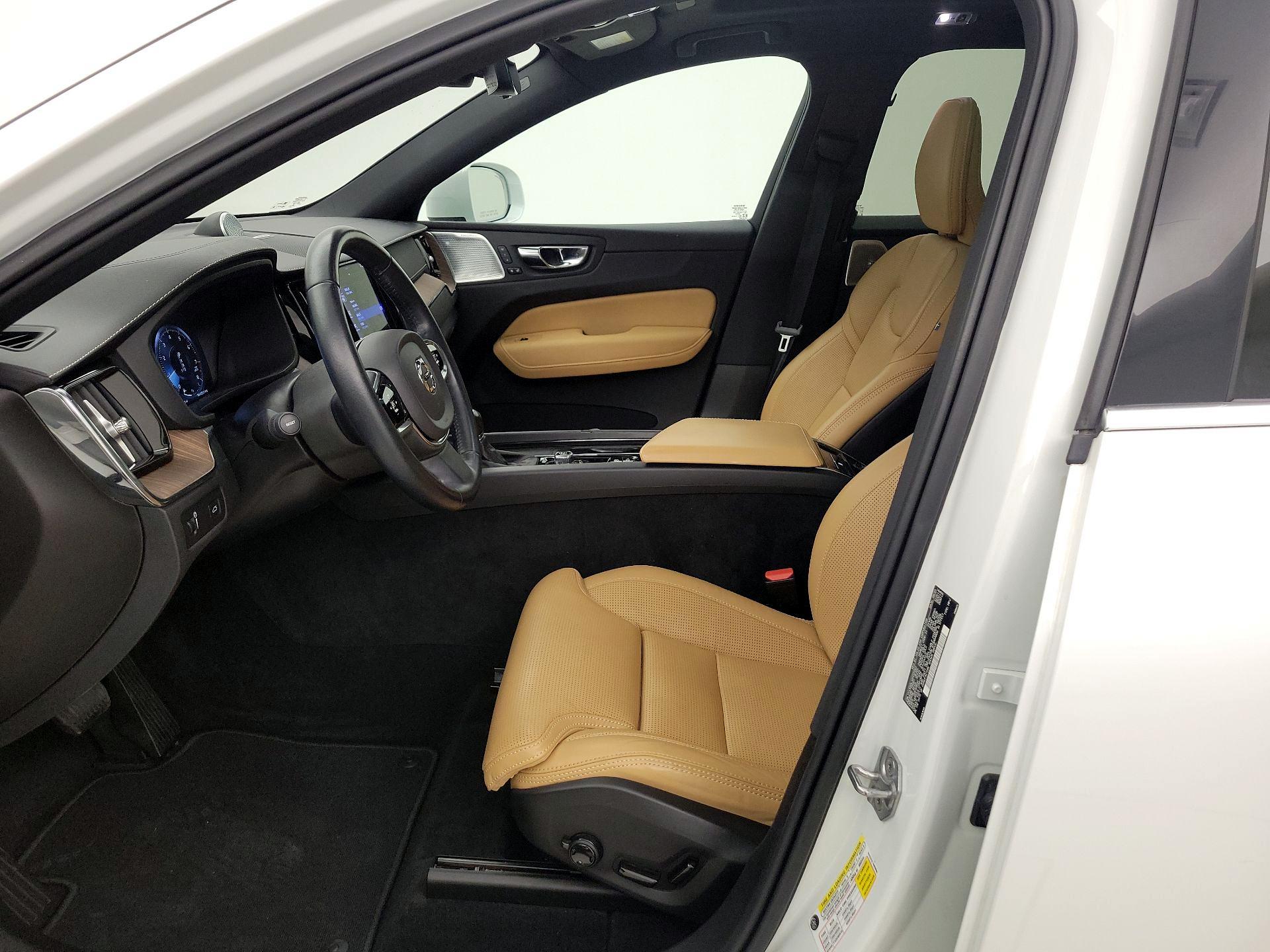 Thumbnail: 2021 Volvo XC60 - 11