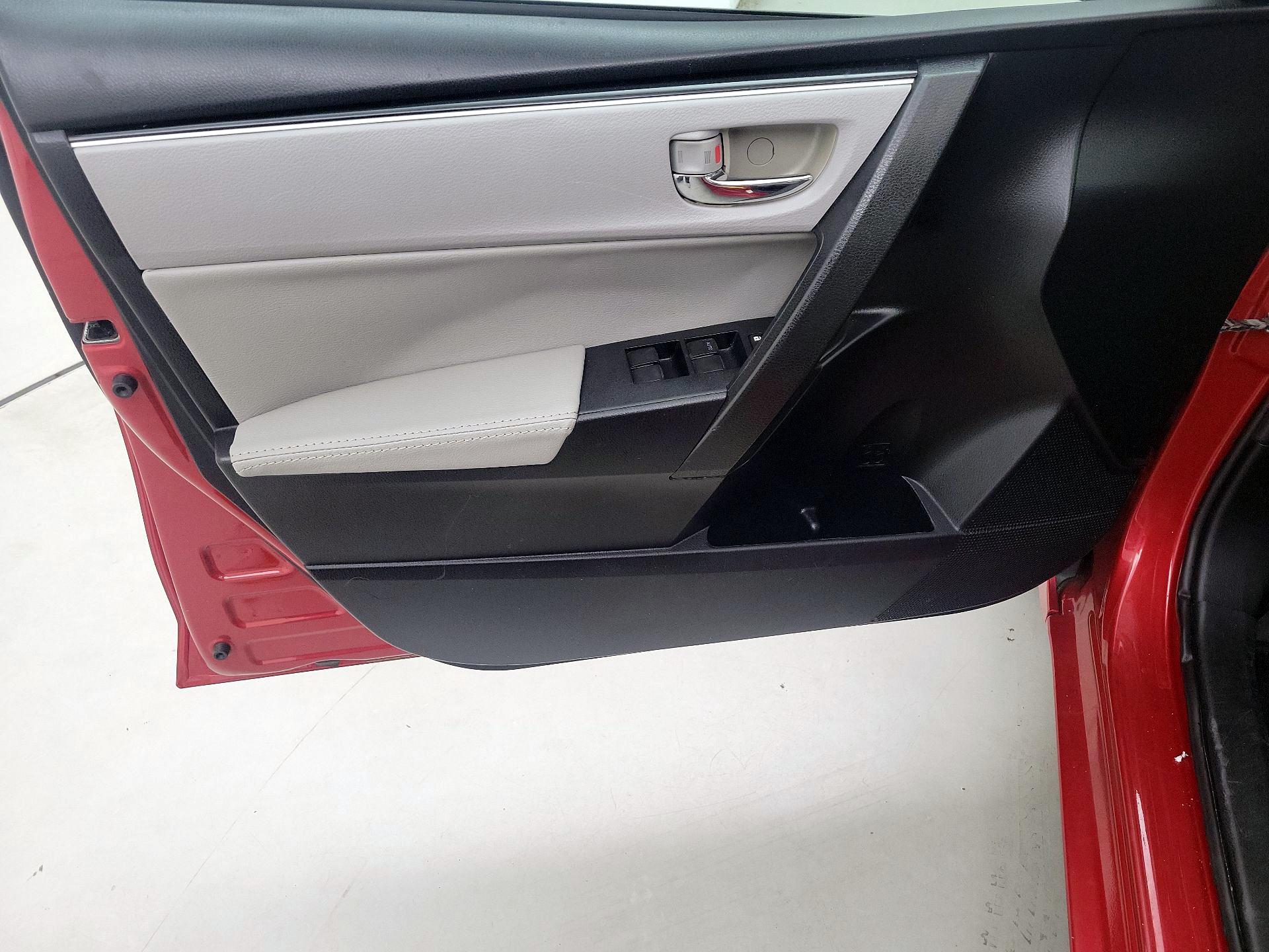 Thumbnail: 2018 Toyota Corolla - 12