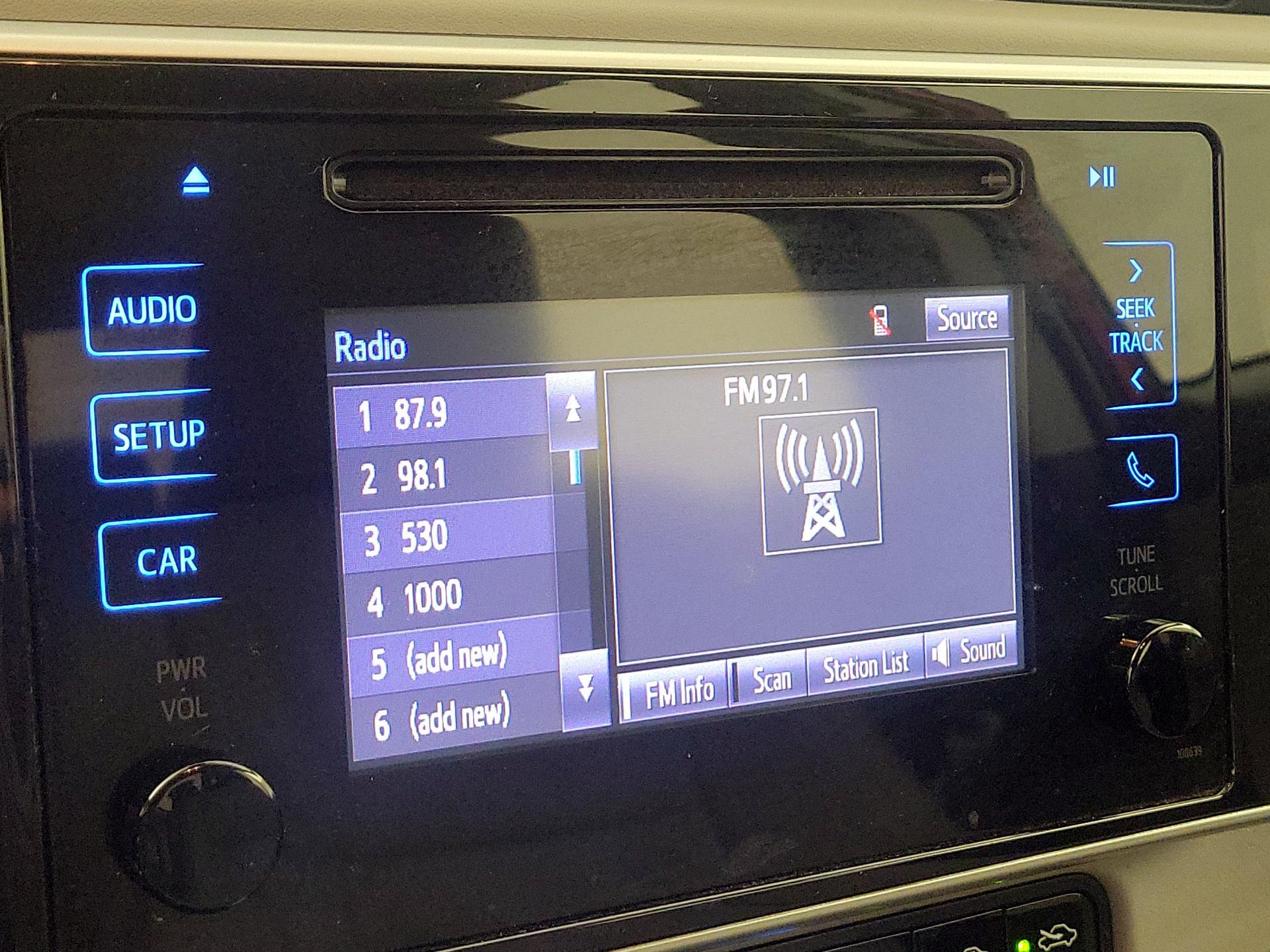 Thumbnail: 2018 Toyota Corolla - 15