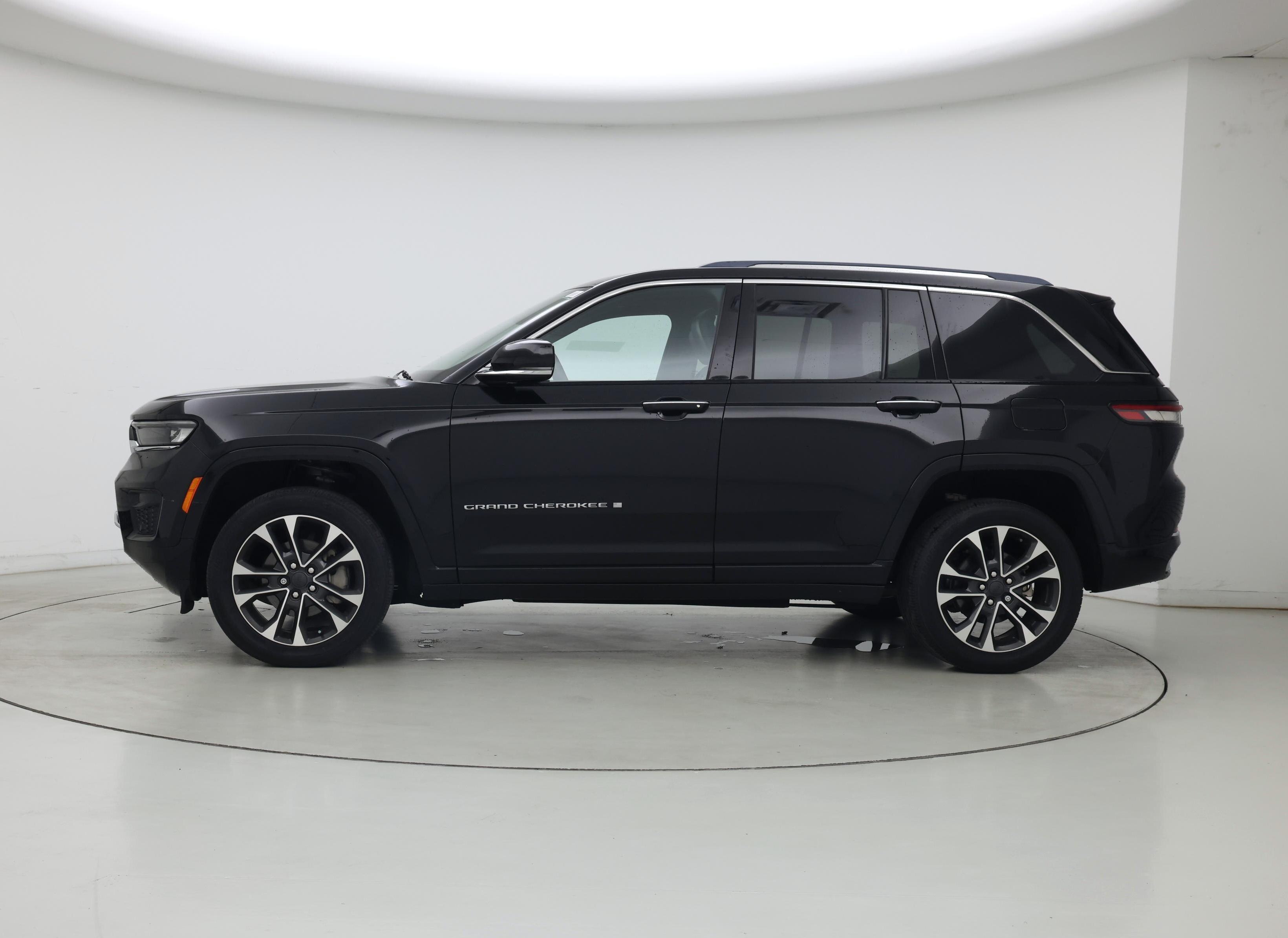 Thumbnail: 2023 Jeep Grand Cherokee - 3