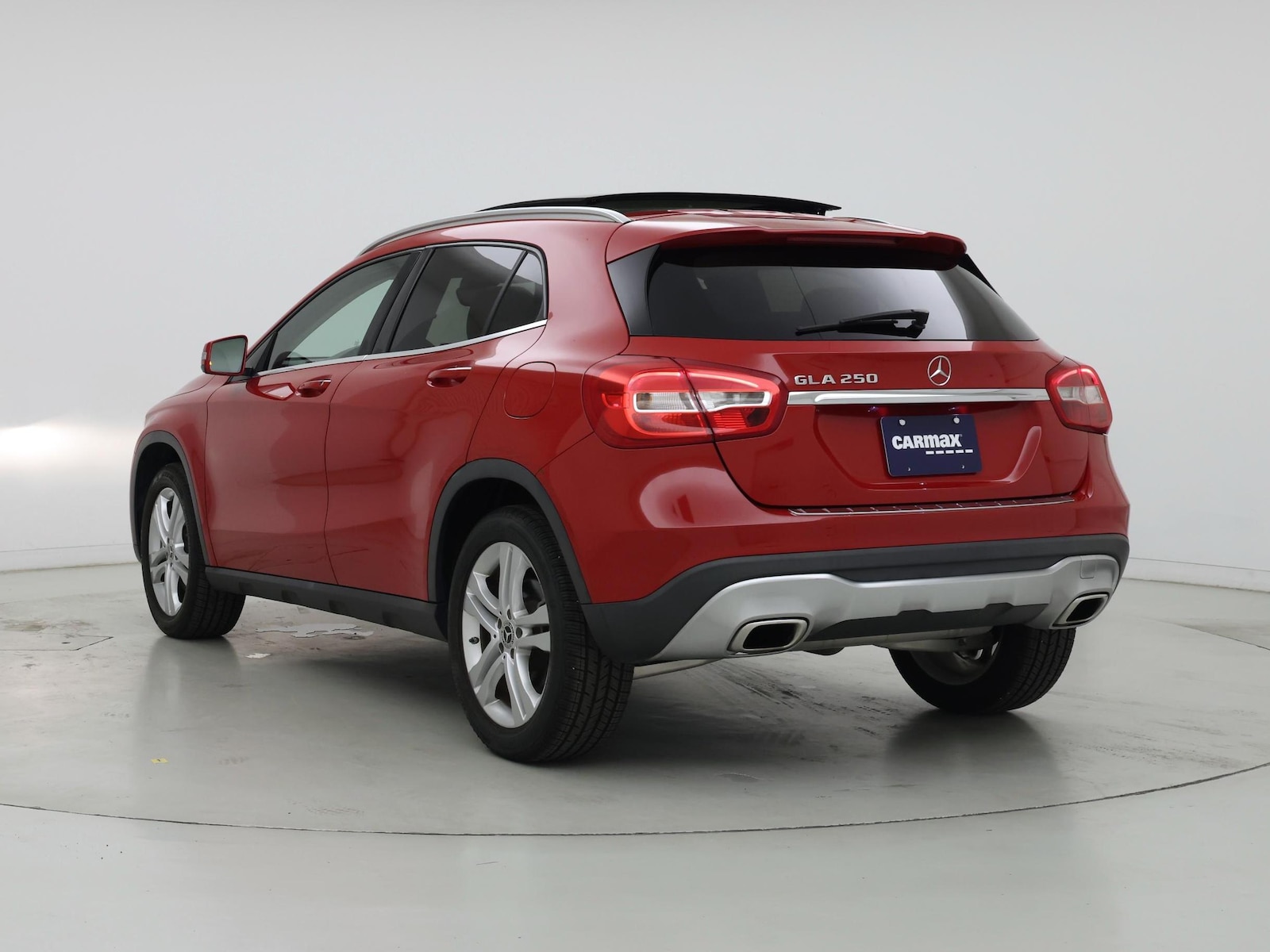 2019 Mercedes-Benz GLA-Class GLA250 - Photo 3