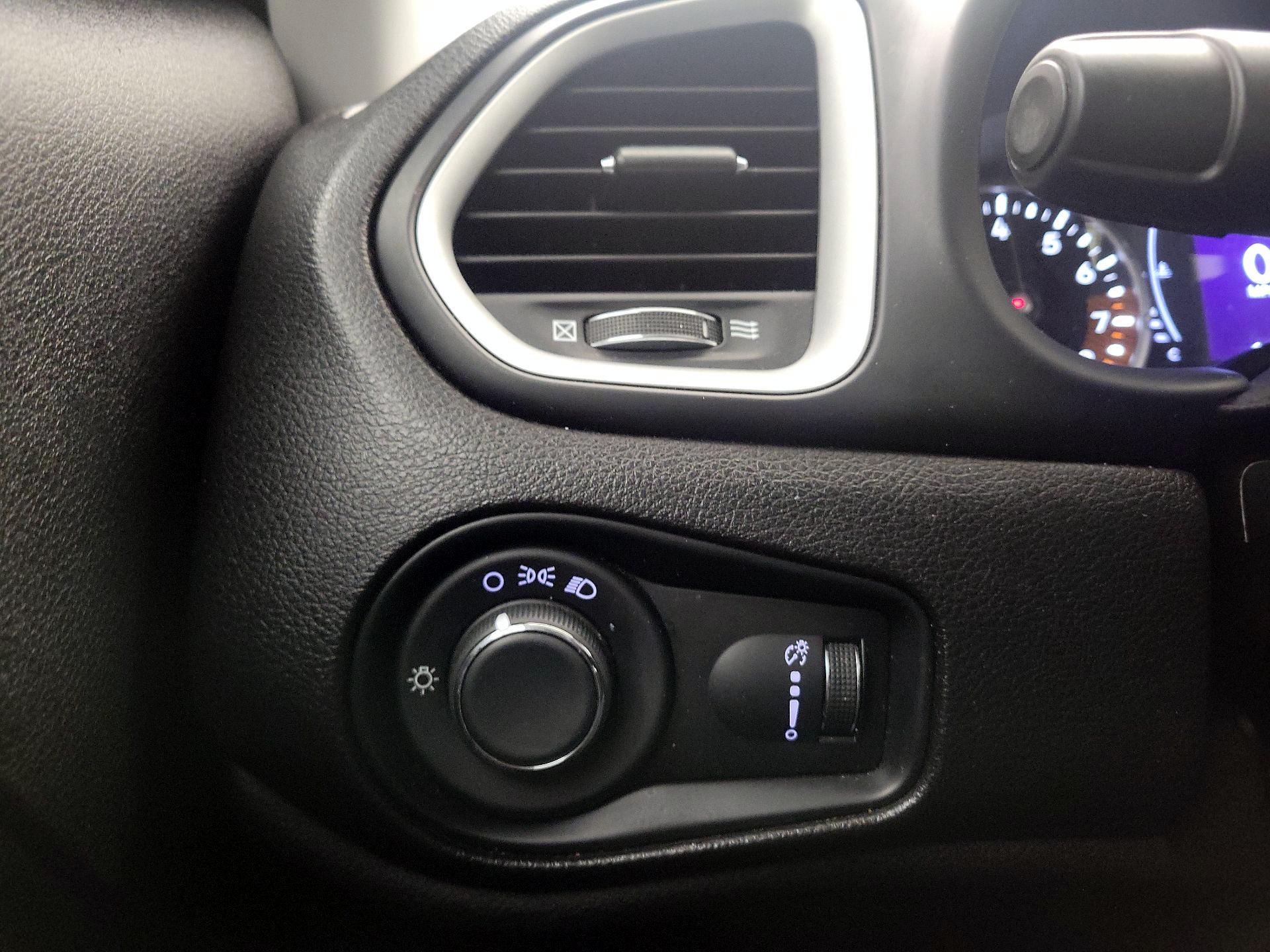 Thumbnail: 2021 Jeep Renegade - 13