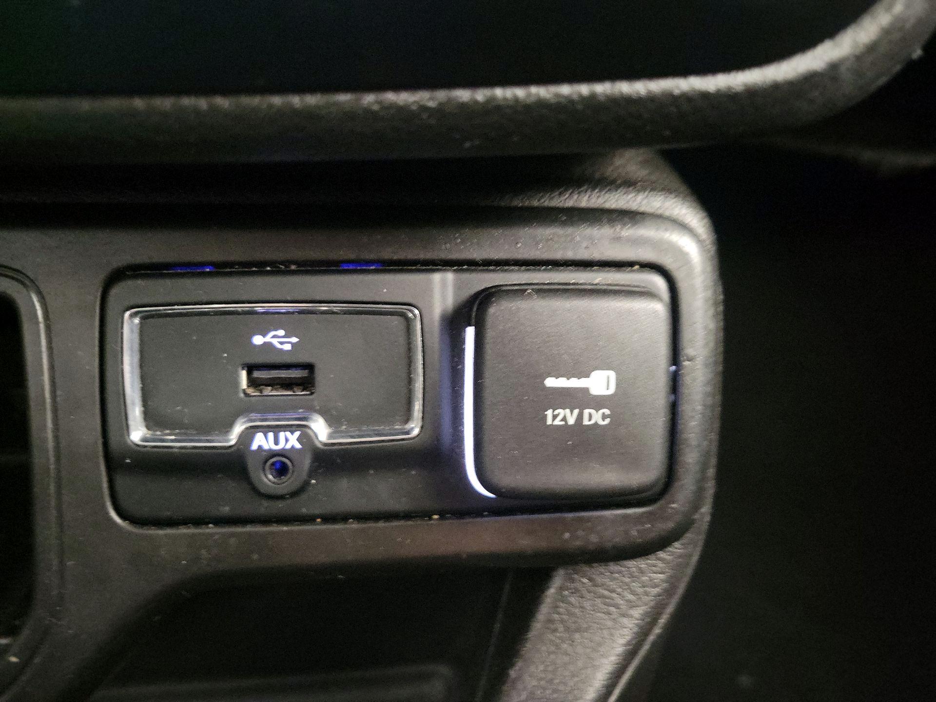 Thumbnail: 2021 Jeep Renegade - 18