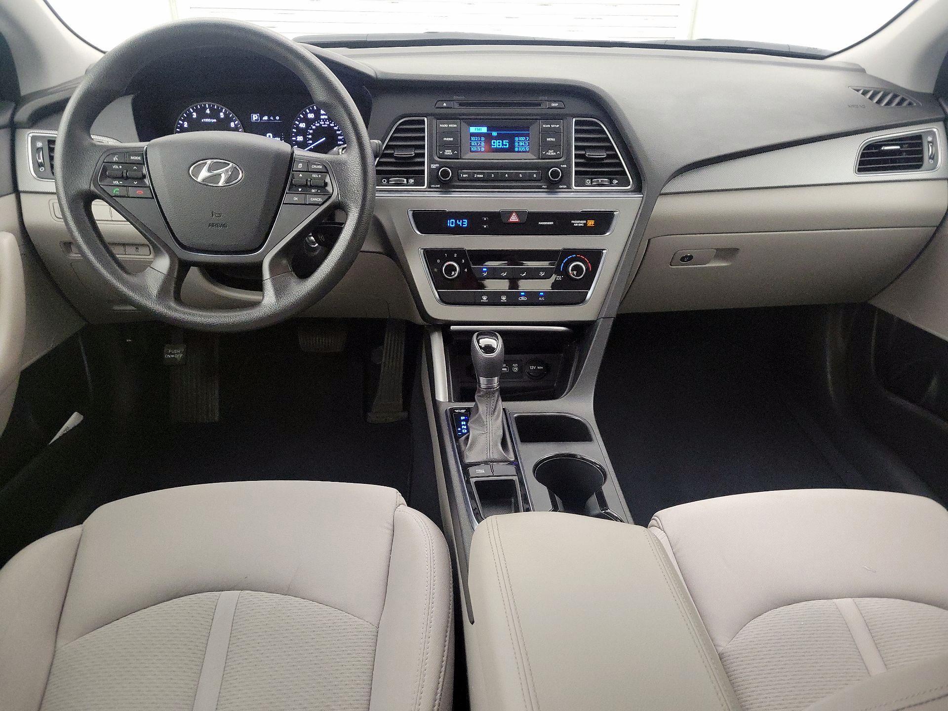 Thumbnail: 2015 Hyundai Sonata - 9