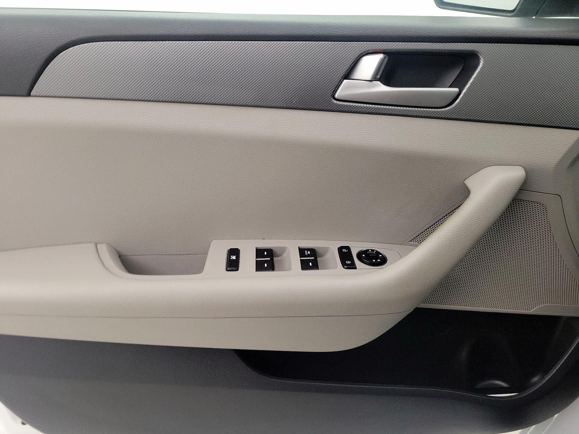 Thumbnail: 2015 Hyundai Sonata - 12