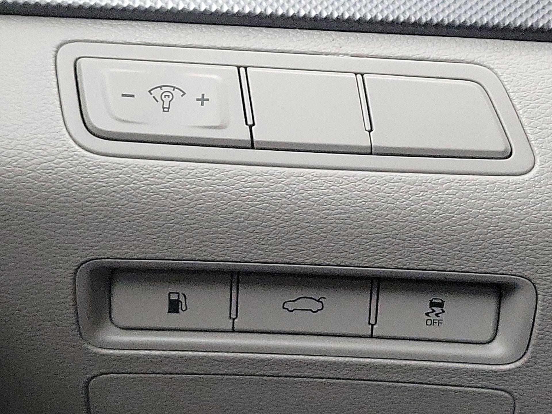 Thumbnail: 2015 Hyundai Sonata - 13