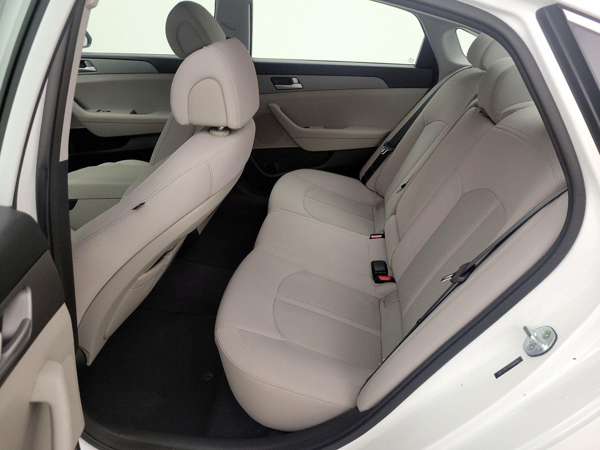 Thumbnail: 2015 Hyundai Sonata - 18