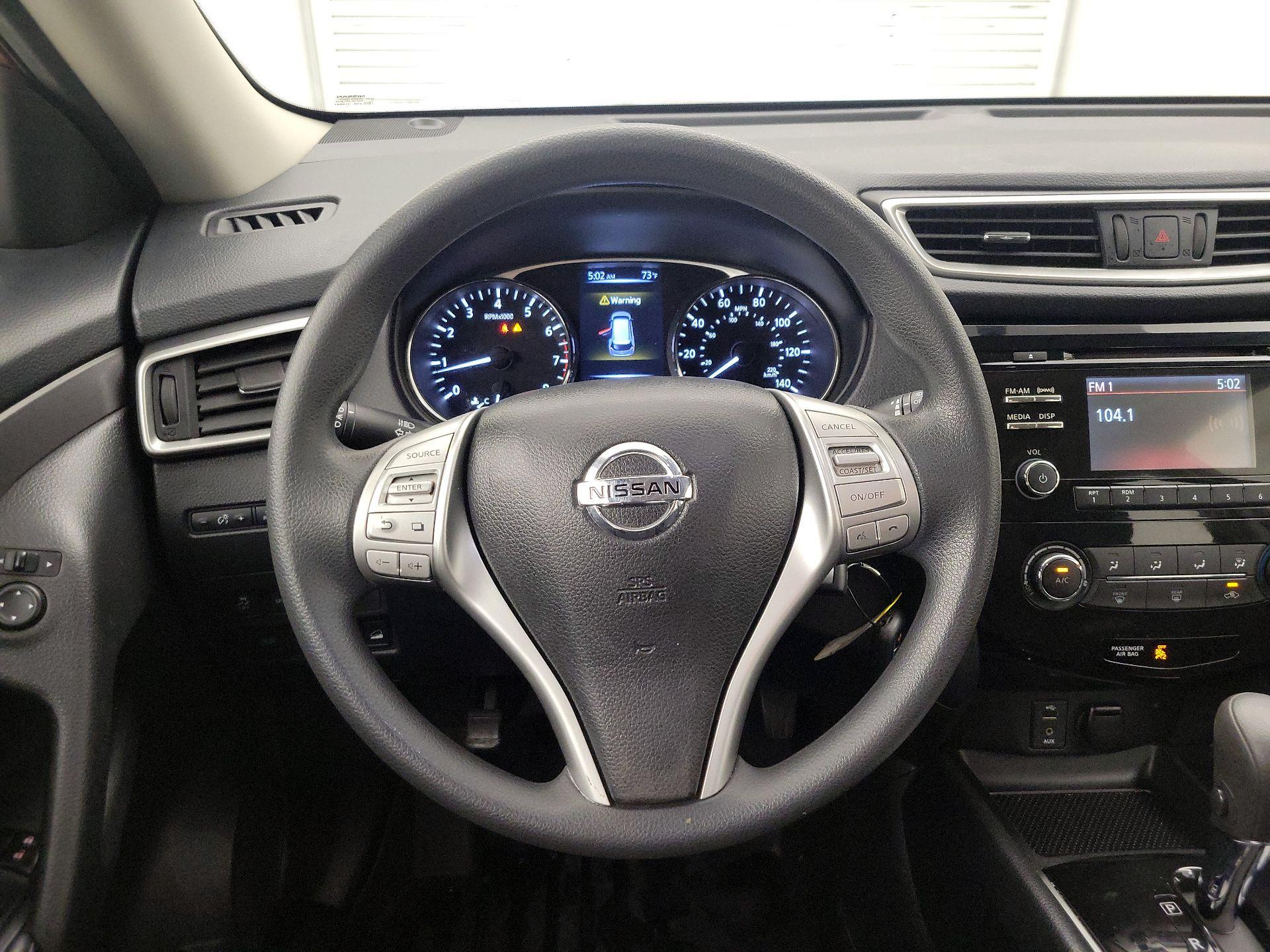 Thumbnail: 2015 Nissan Rogue - 10