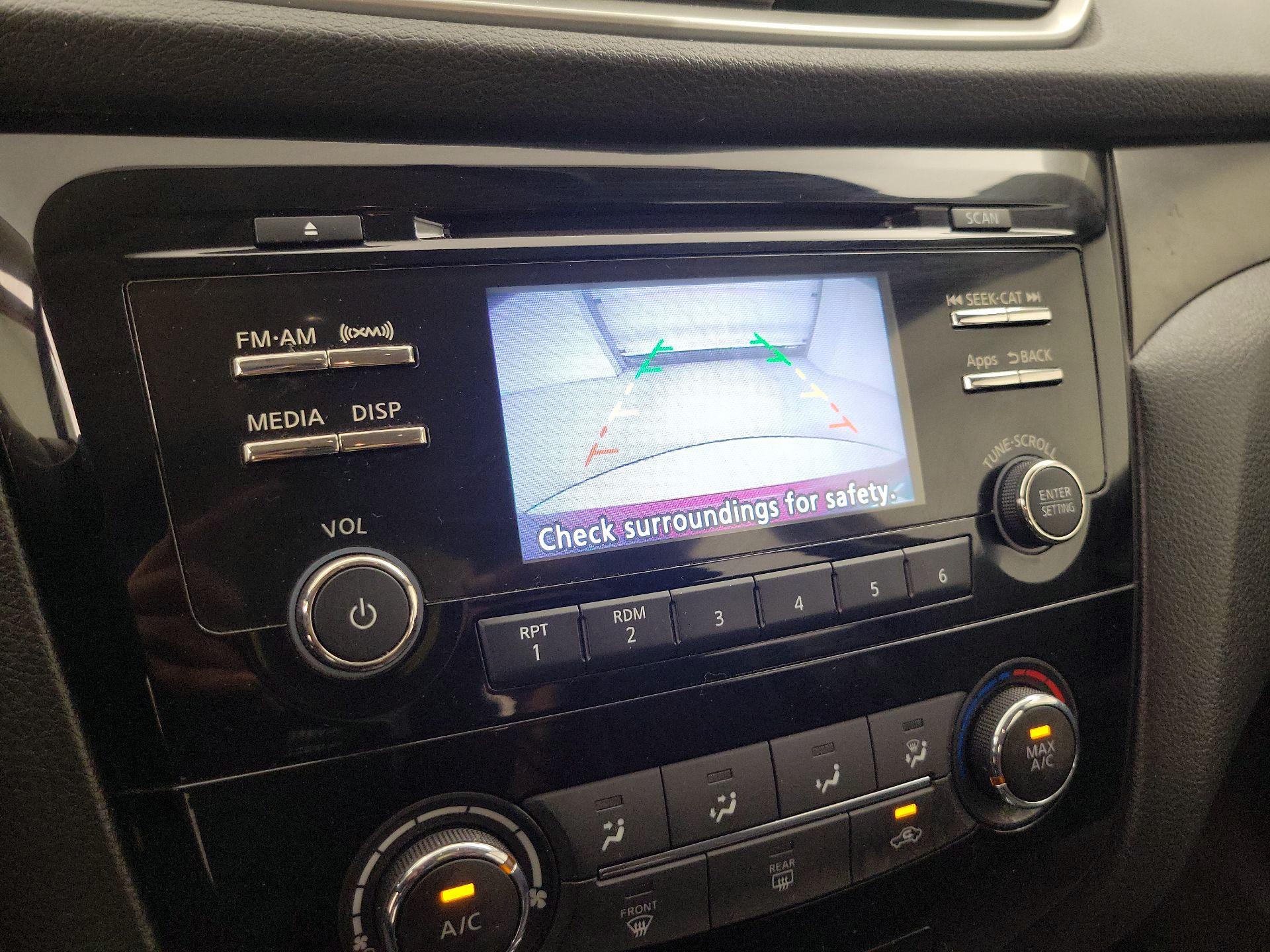 Thumbnail: 2015 Nissan Rogue - 14