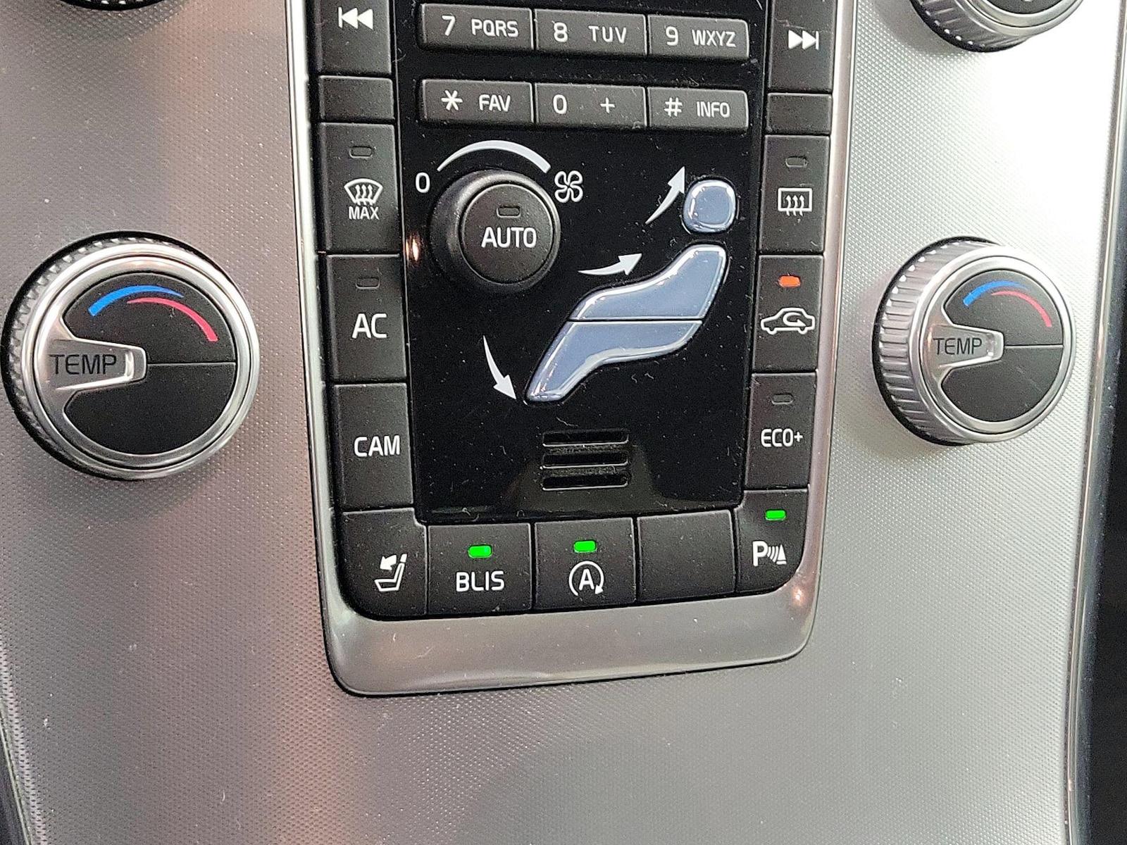2017 Volvo XC60 T5 Dynamic - Photo 18