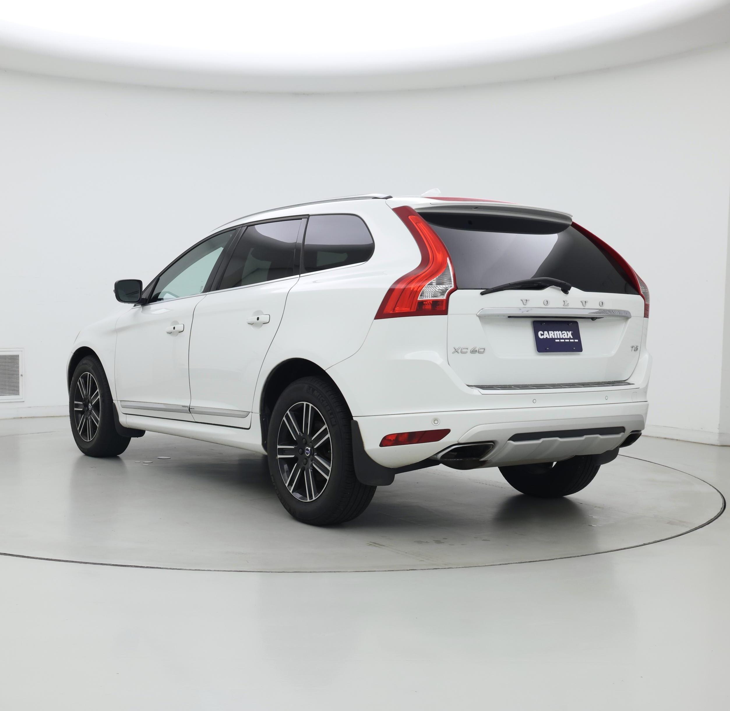 Thumbnail: 2017 Volvo XC60 - 2