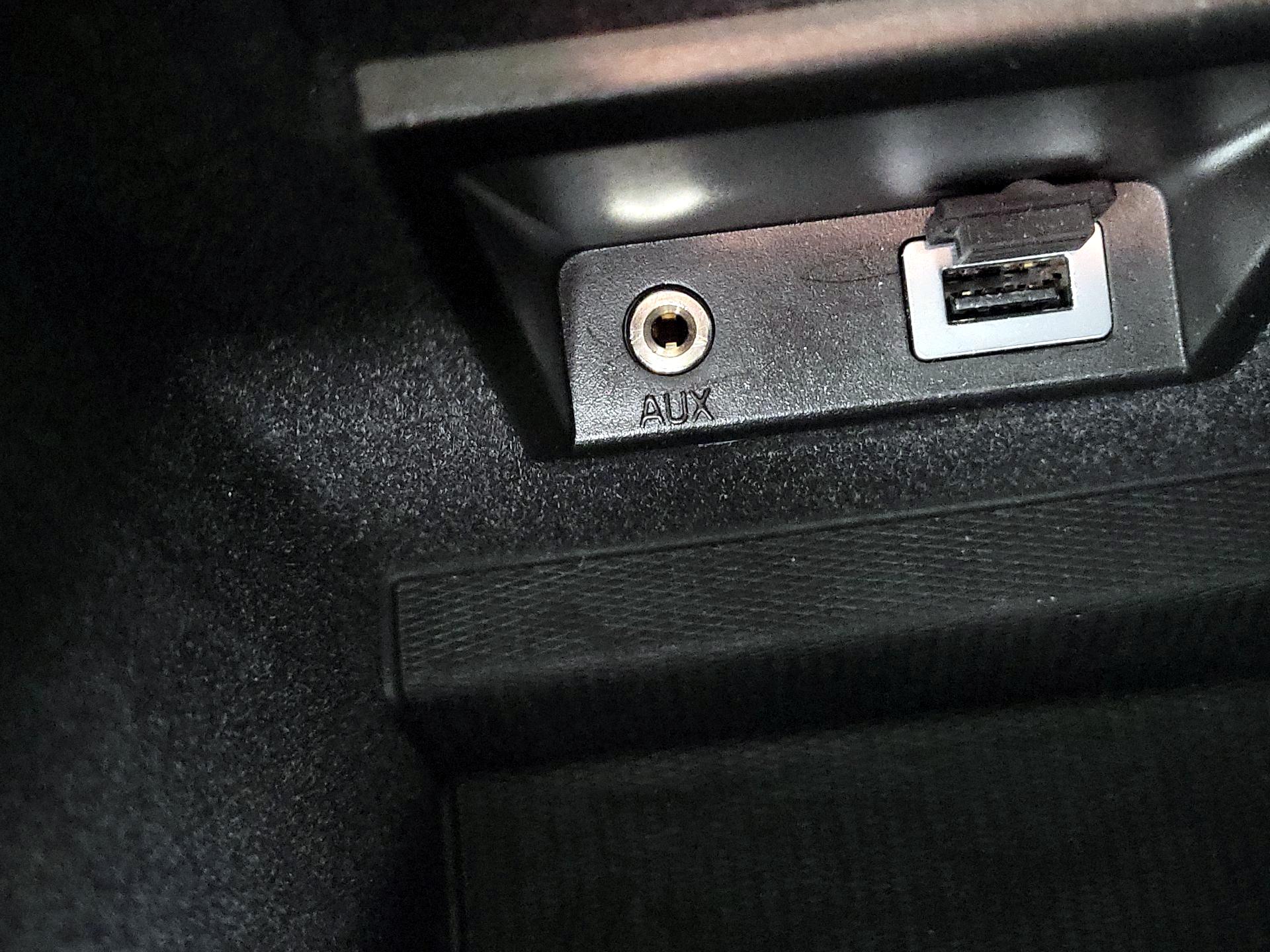 Thumbnail: 2017 Volvo XC60 - 19