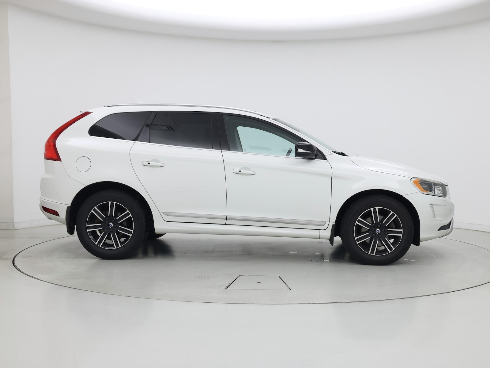 2017 Volvo XC60 T5 Dynamic - Photo 8