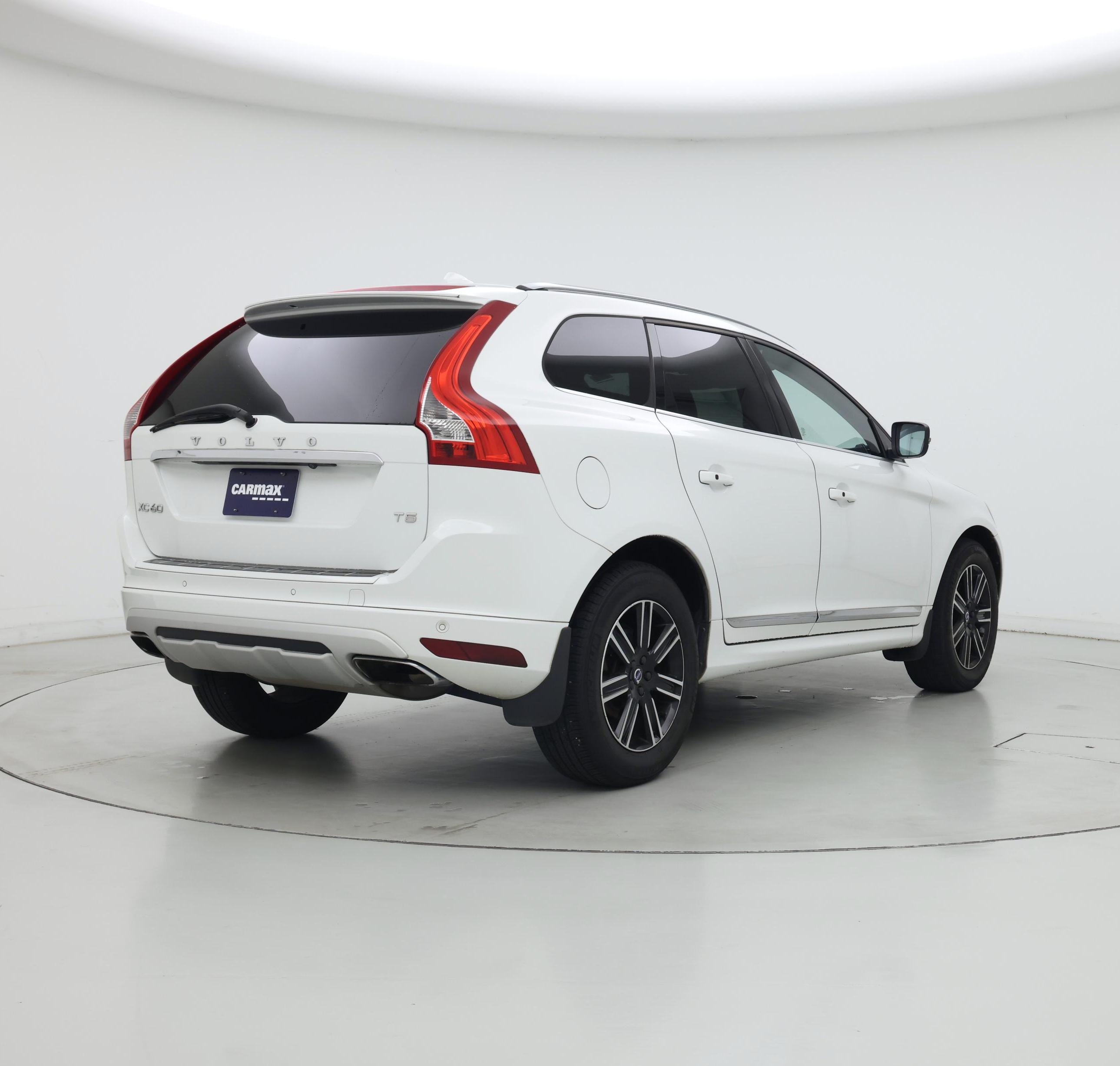 Thumbnail: 2017 Volvo XC60 - 8