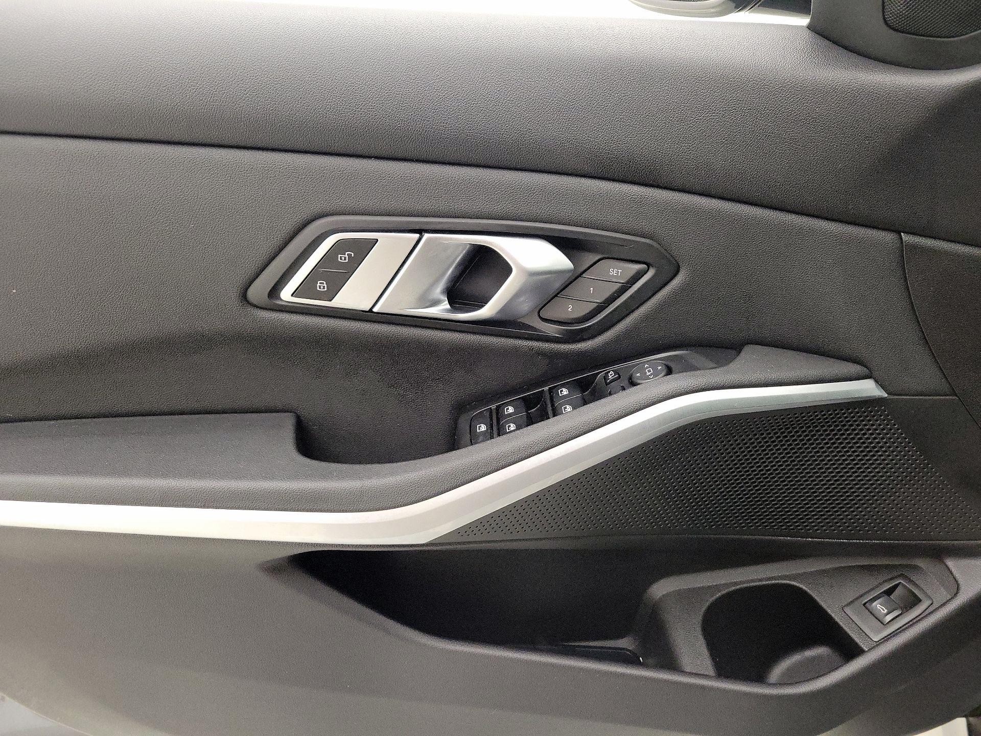 Thumbnail: 2019 BMW 3 Series - 12