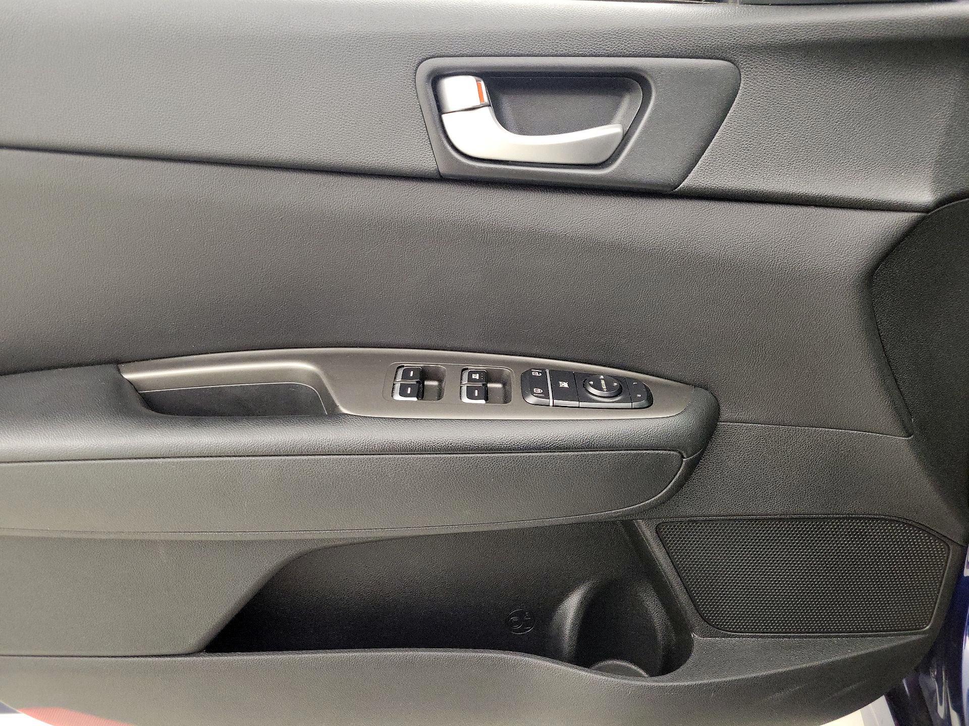 Thumbnail: 2020 Kia Optima - 12