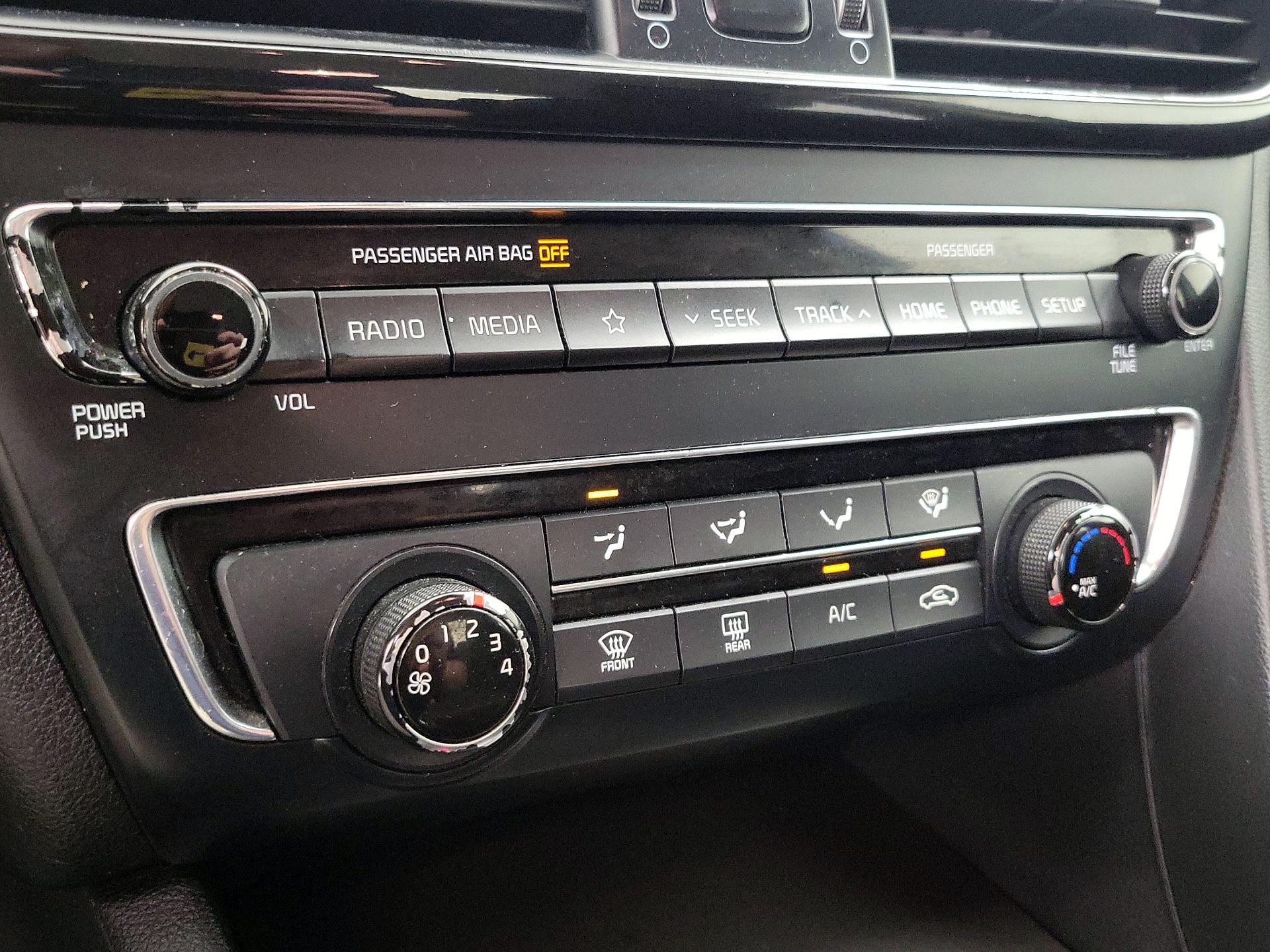 Thumbnail: 2020 Kia Optima - 16